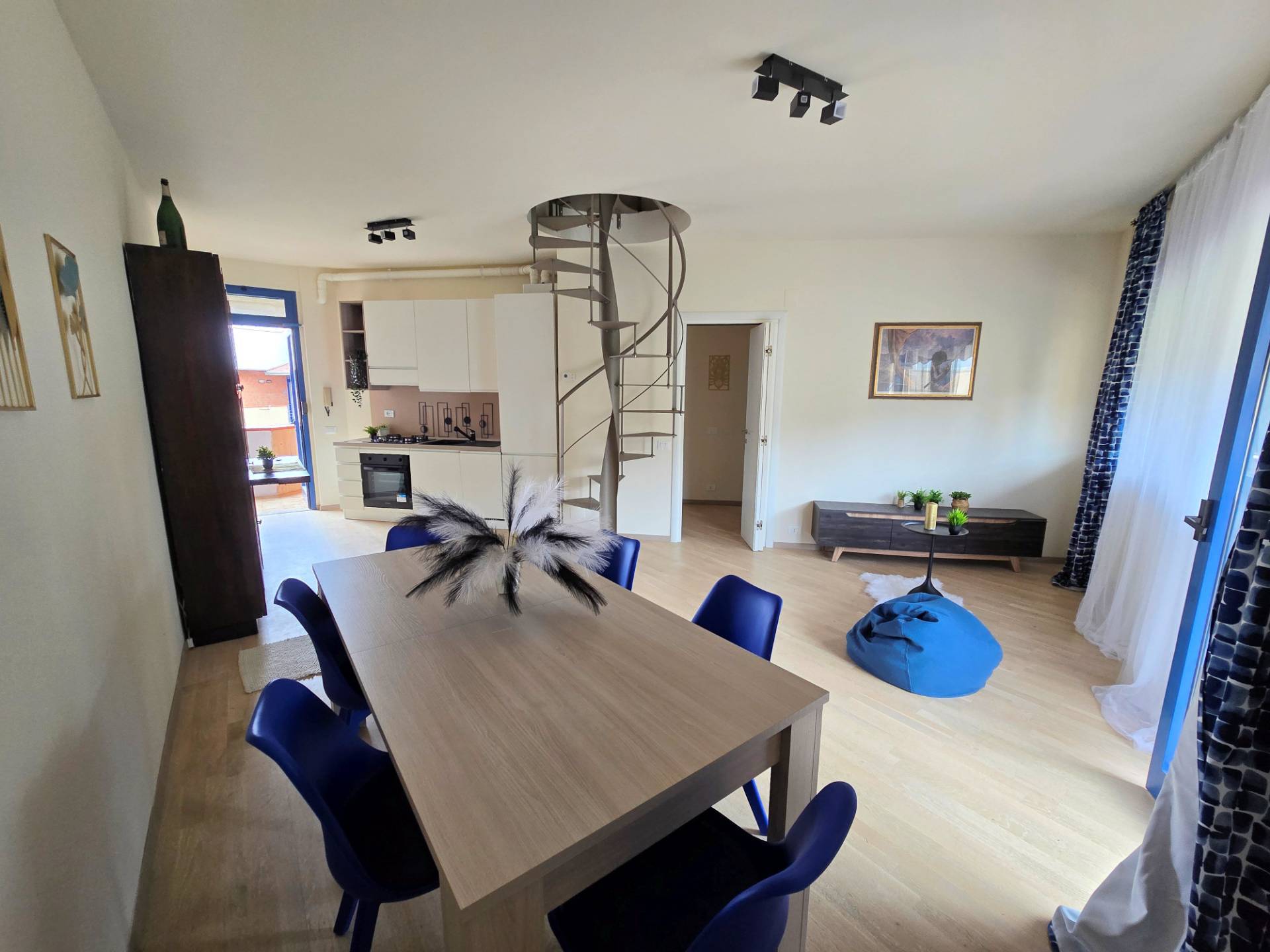 Appartamento al piano primo con ascensore in complesso residenziale con piscina in vendita a Rosigna