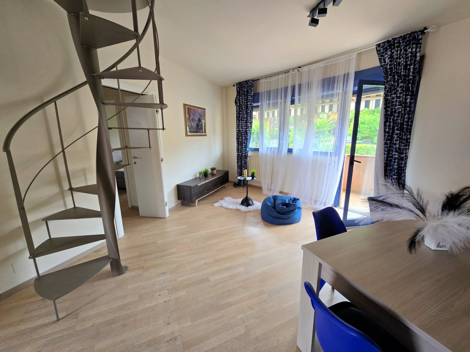 Appartamento al piano primo con ascensore in complesso residenziale con piscina in vendita a Rosigna