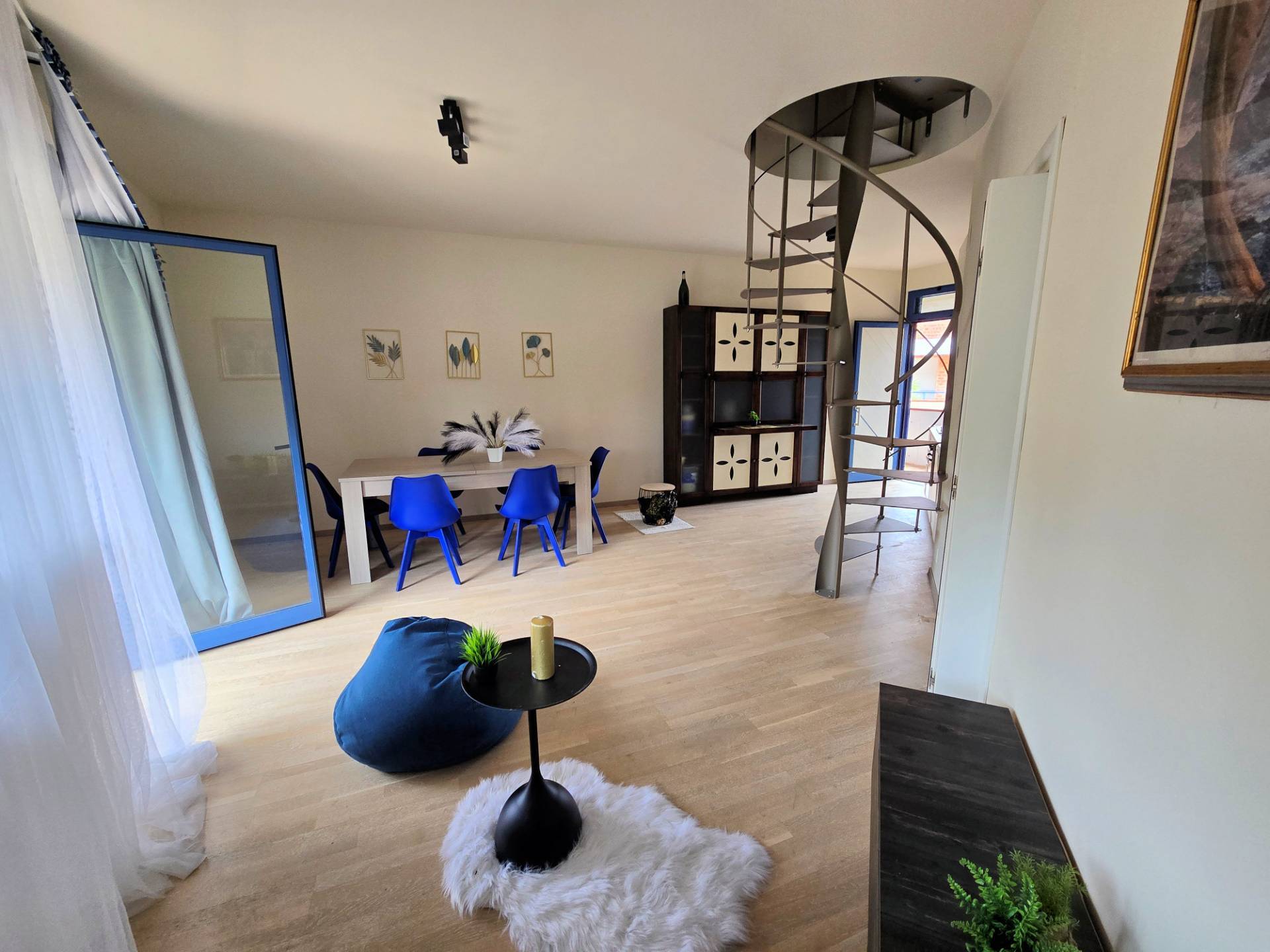 Appartamento al piano primo con ascensore in complesso residenziale con piscina in vendita a Rosigna