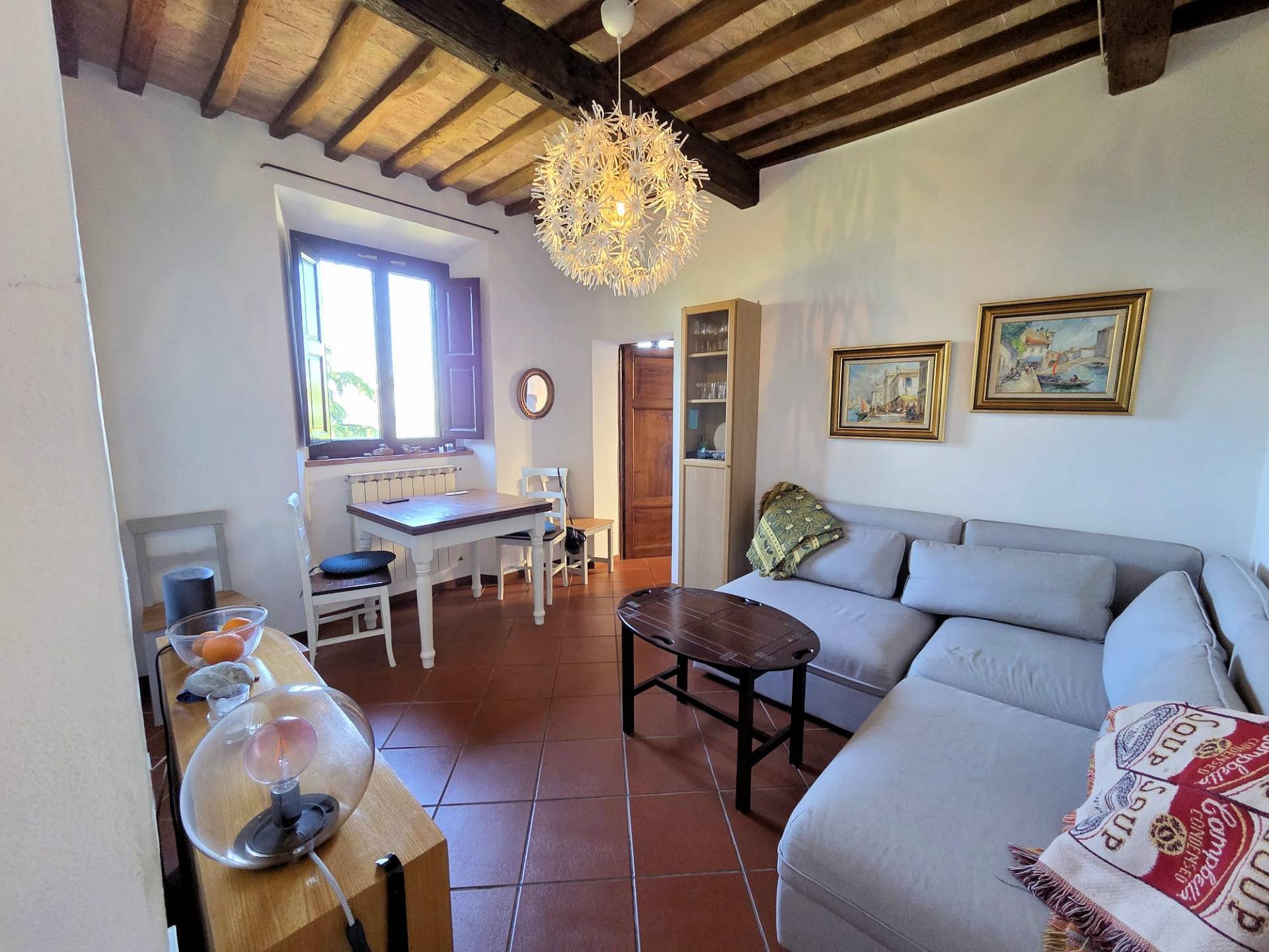 Appartamento al piano primo con giardino in vendita a Lajatico, Orciatico
