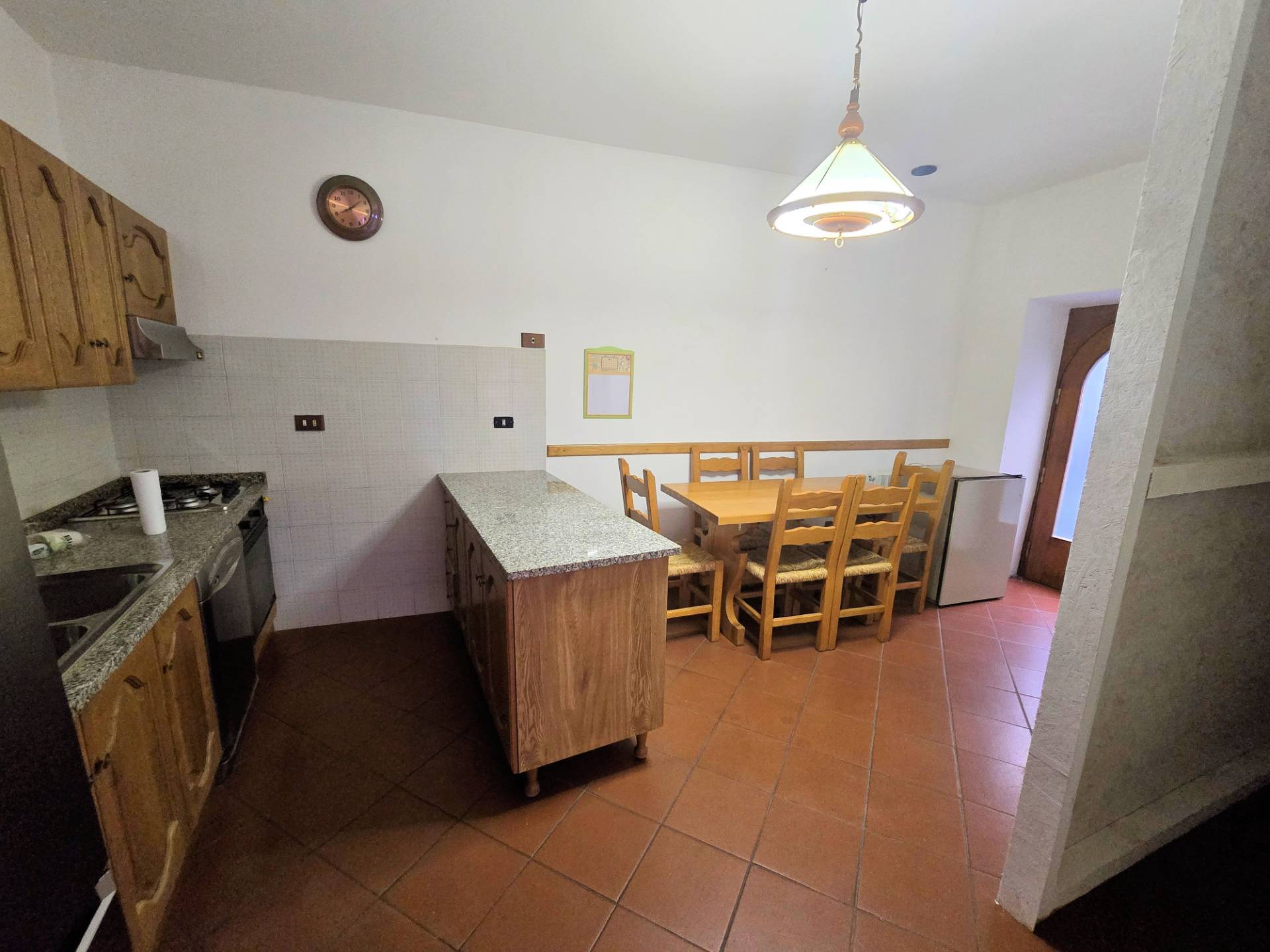 Terratetto completamente ristrutturato con terrazza panoramica in centro storico in vendita a Pescia