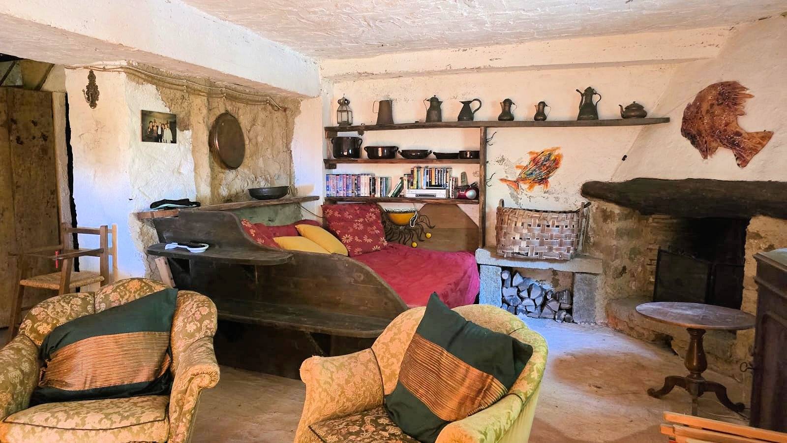Rustico con ampio terreno e vista panoramica in vendita a Roccastrada, Roccatederighi
