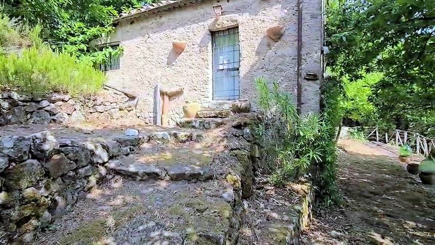 Rustico con ampio terreno e vista panoramica in vendita a Roccastrada, Roccatederighi