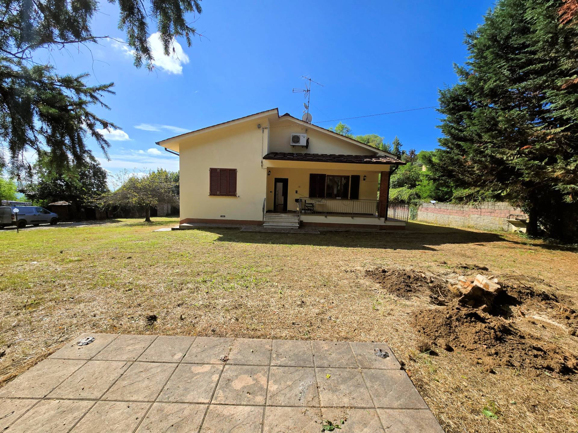 Villetta libera su quattro lati con giardino in vendita a Marliana