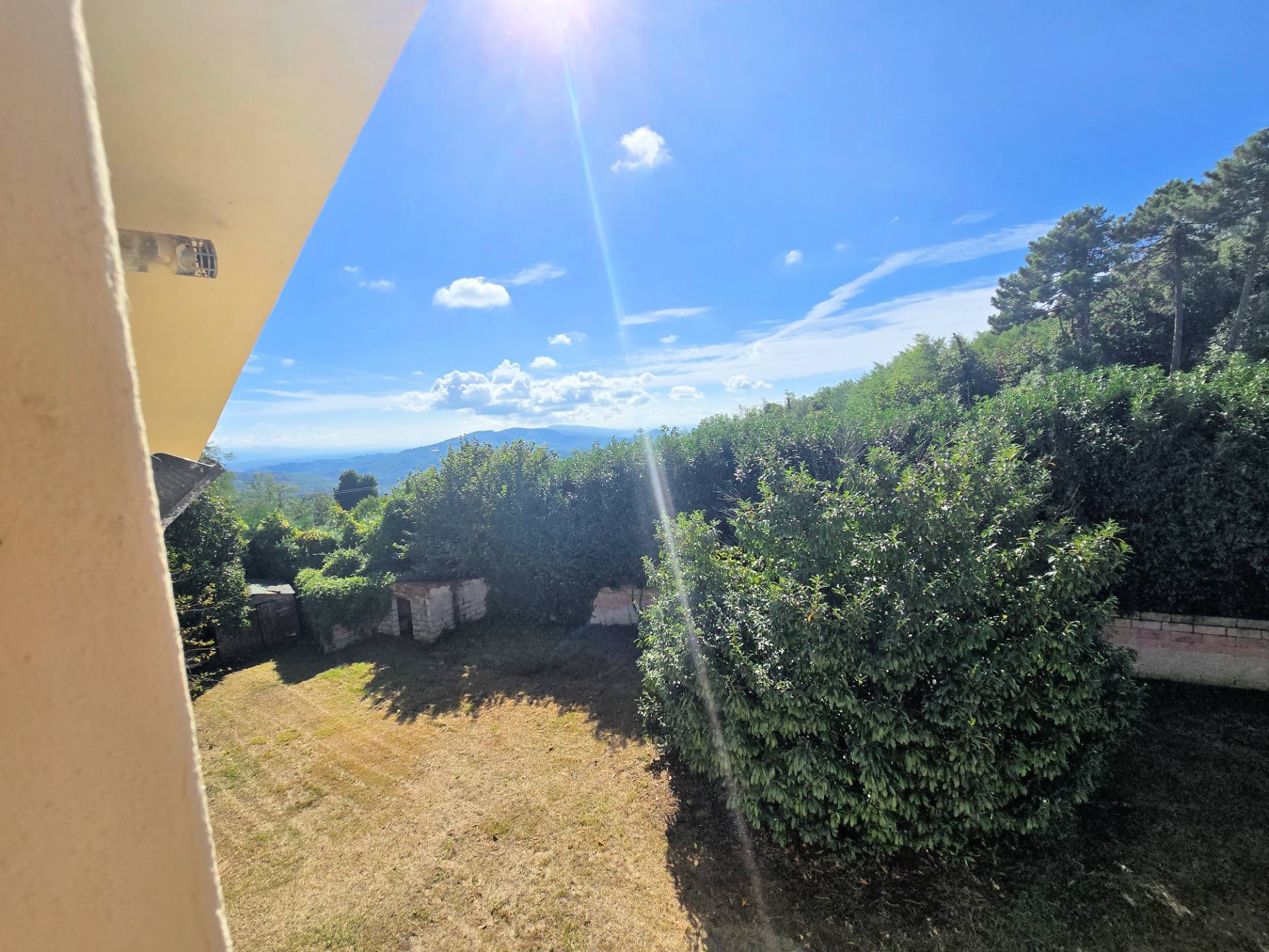 Villetta libera su quattro lati con giardino in vendita a Marliana