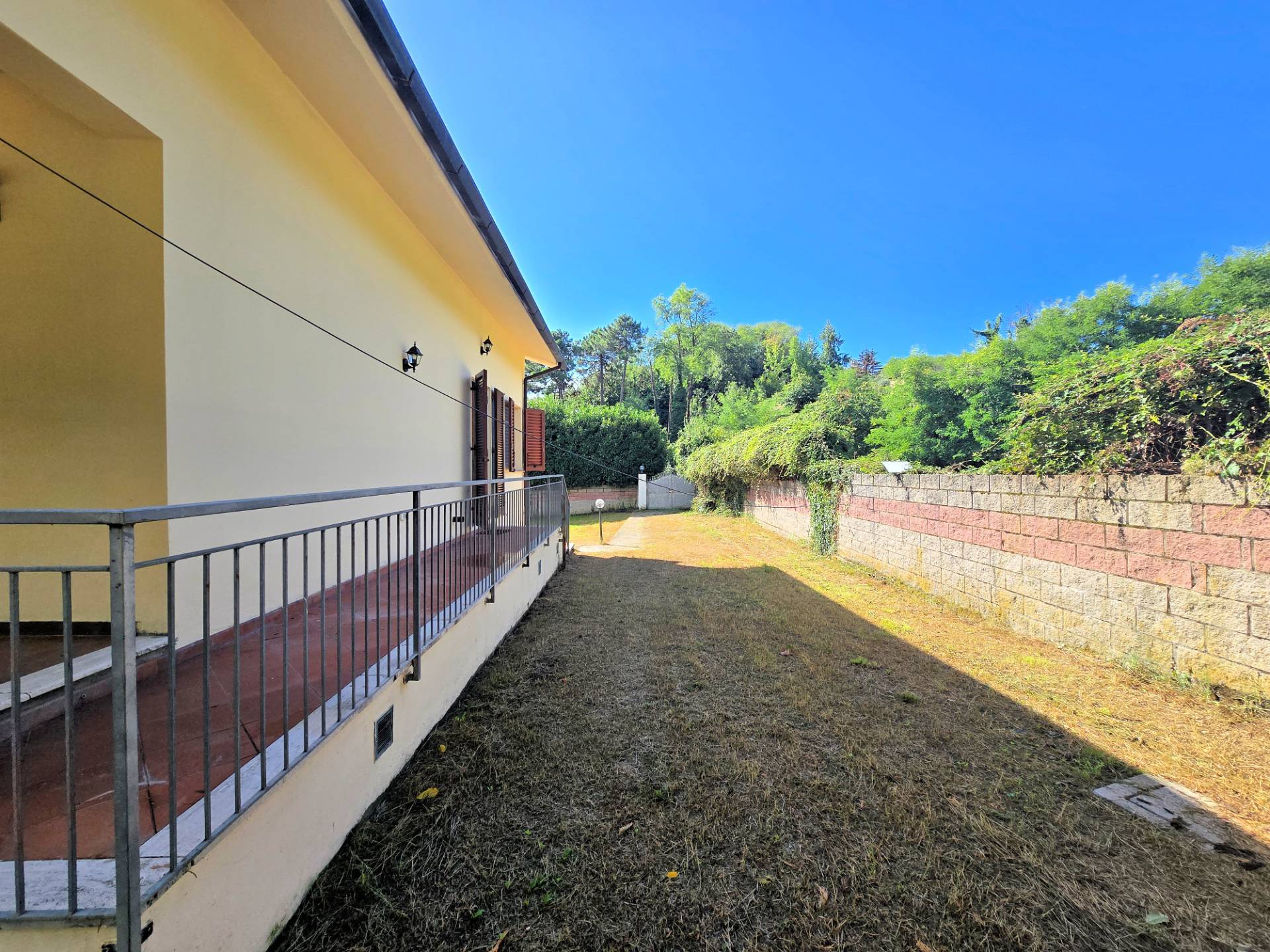 Villetta libera su quattro lati con giardino in vendita a Marliana