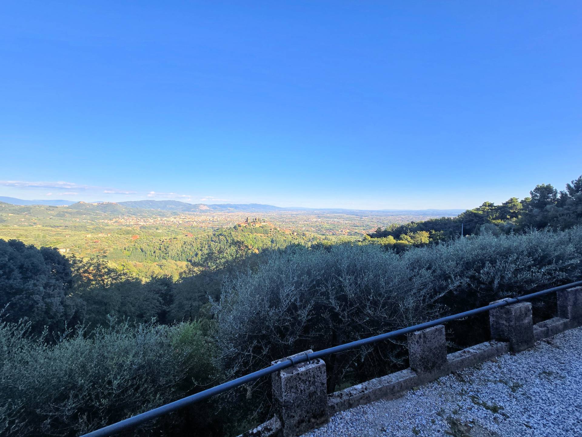 Rustico in stile Toscano con terreno e vista panoramica in vendita a Buggiano