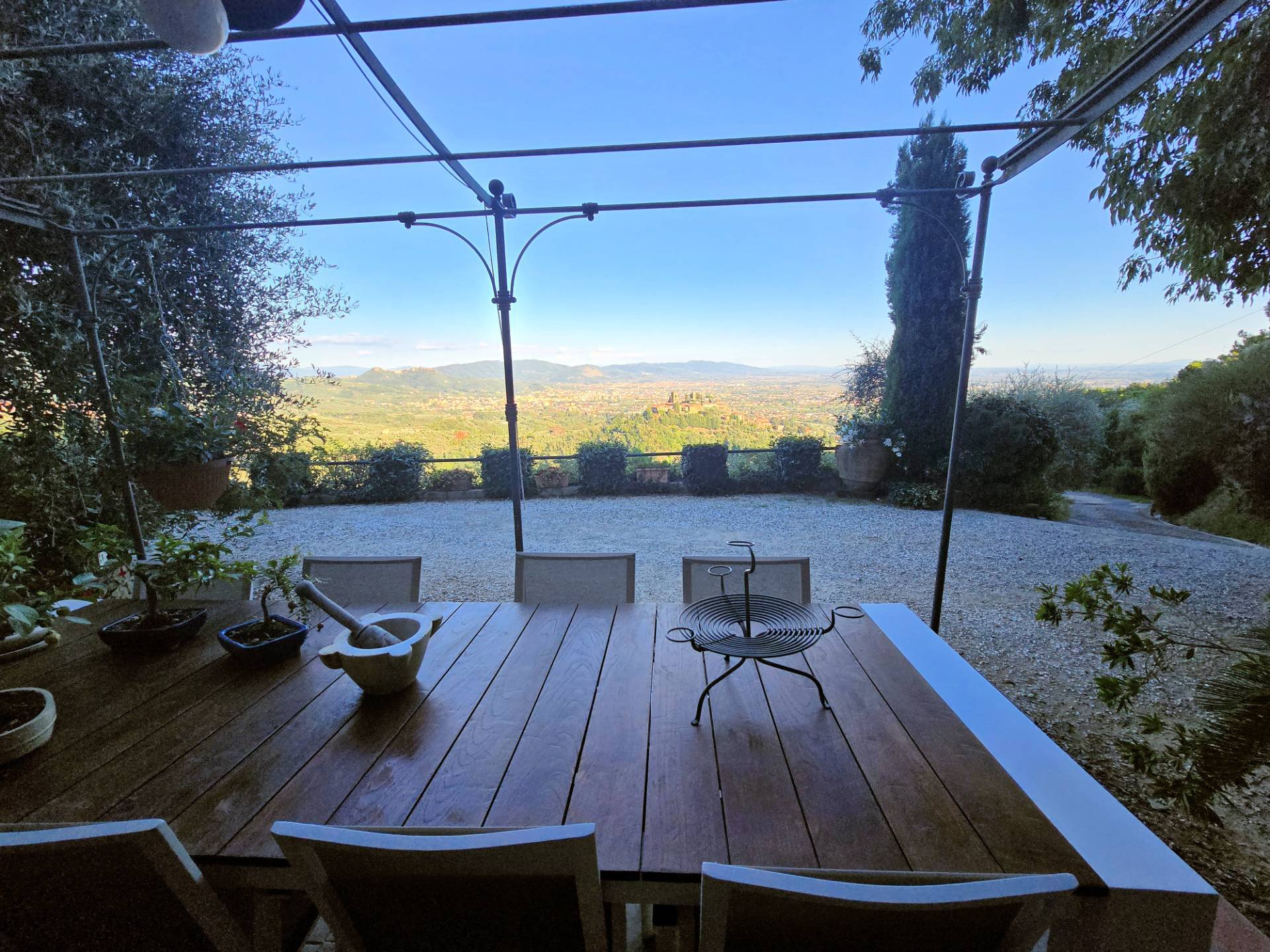 Rustico in stile Toscano con terreno e vista panoramica in vendita a Buggiano