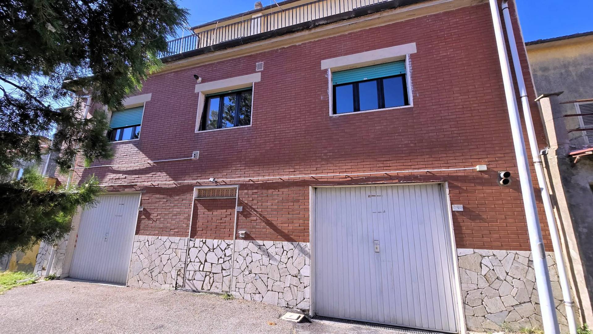 Palazzina terratetto nel centro del paese in vendita a Roccastrada, Roccatederighi