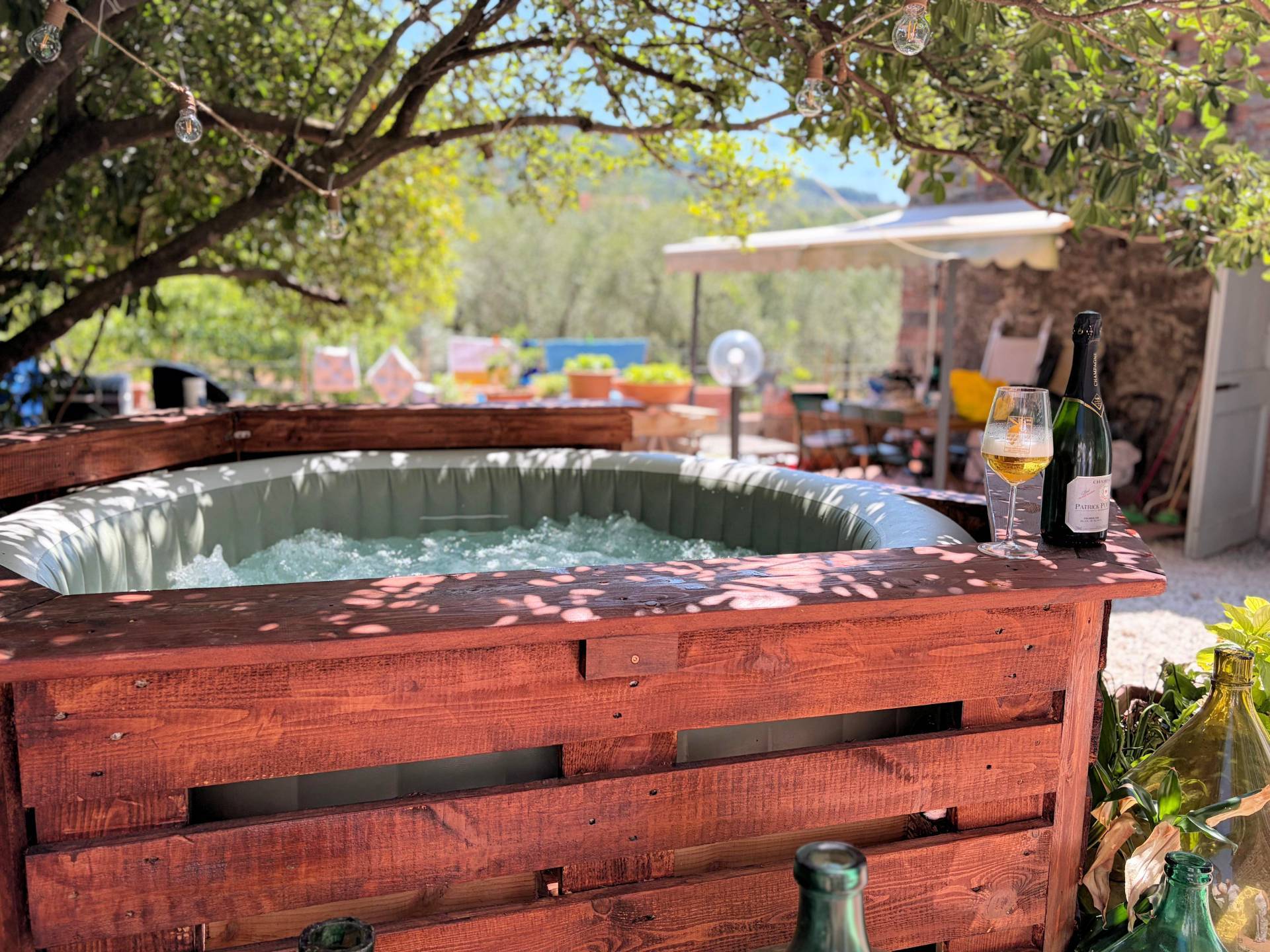Villa unifamiliare con dependance ampio giardino piscina e vista panoramica in vendita a Larciano
