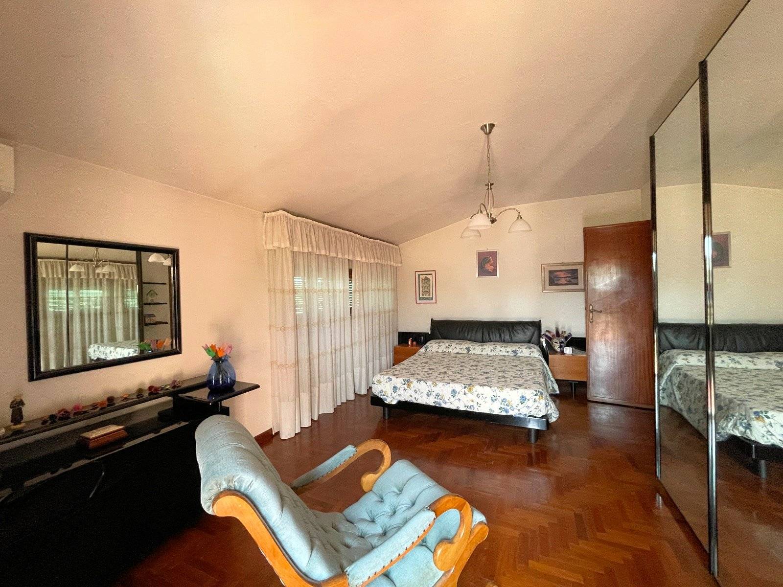 Villa singola con ampio giardino in vendita a Altopascio