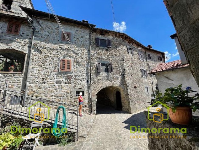 Casa indipendente in vendita in via degli archi - frazione orzaglia 1, San Romano in Garfagnana