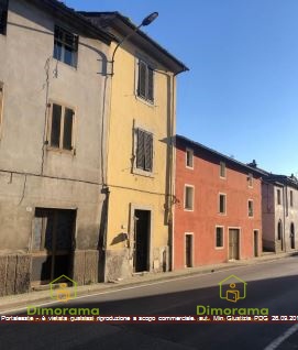 Casa indipendente con terrazzo in ss n.12 dell abetone e del brennero o via nazionale n. 616 frazione saltocchio, Lucca