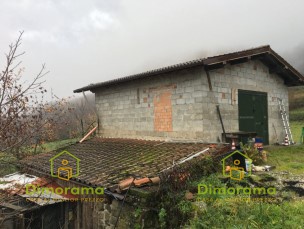 Magazzino in vendita in loc. la villa snc frazione casciana, Camporgiano