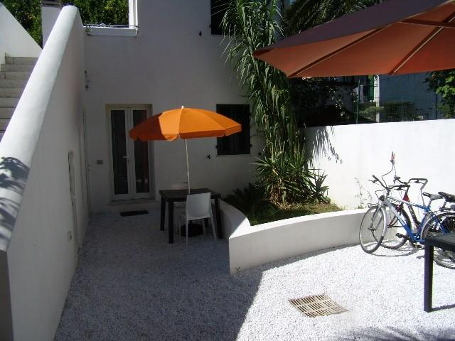 Casa indipendente con giardino, Carrara marina di