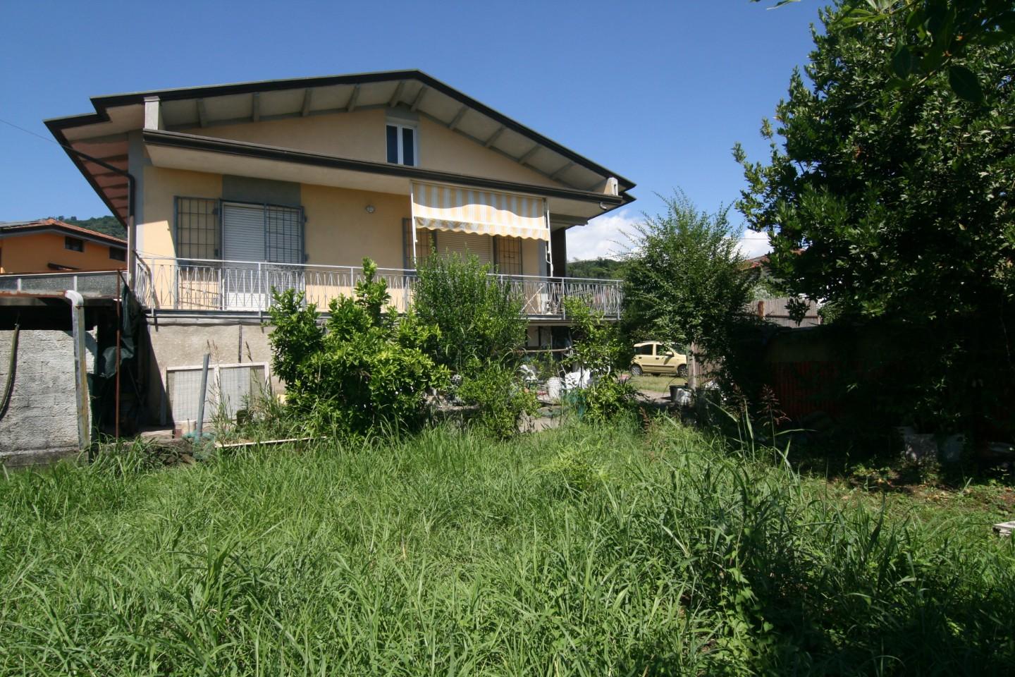 Casa indipendente con giardino, Carrara fossone