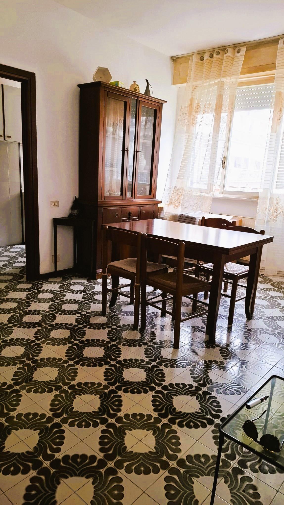 Trilocale in vendita, Carrara marina di