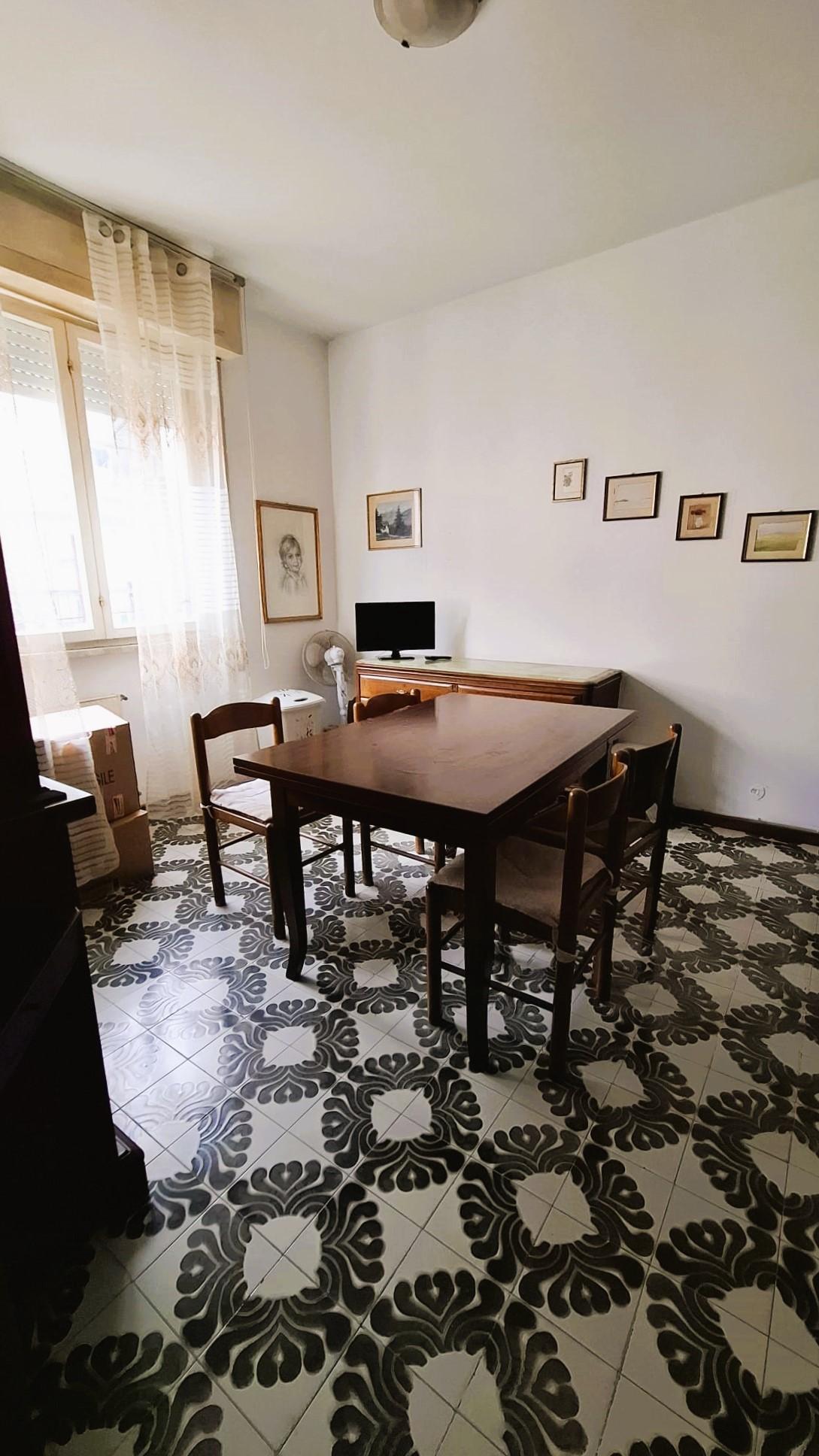 Trilocale in vendita, Carrara marina di