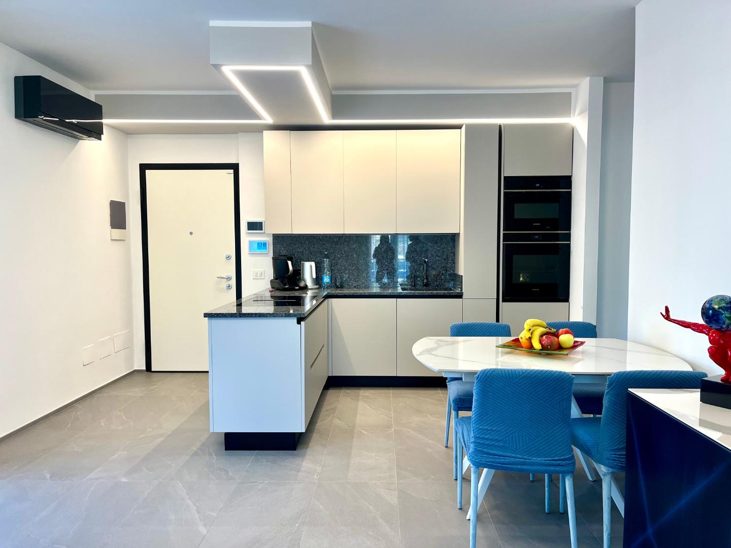 Trilocale con terrazzi, Carrara avenza