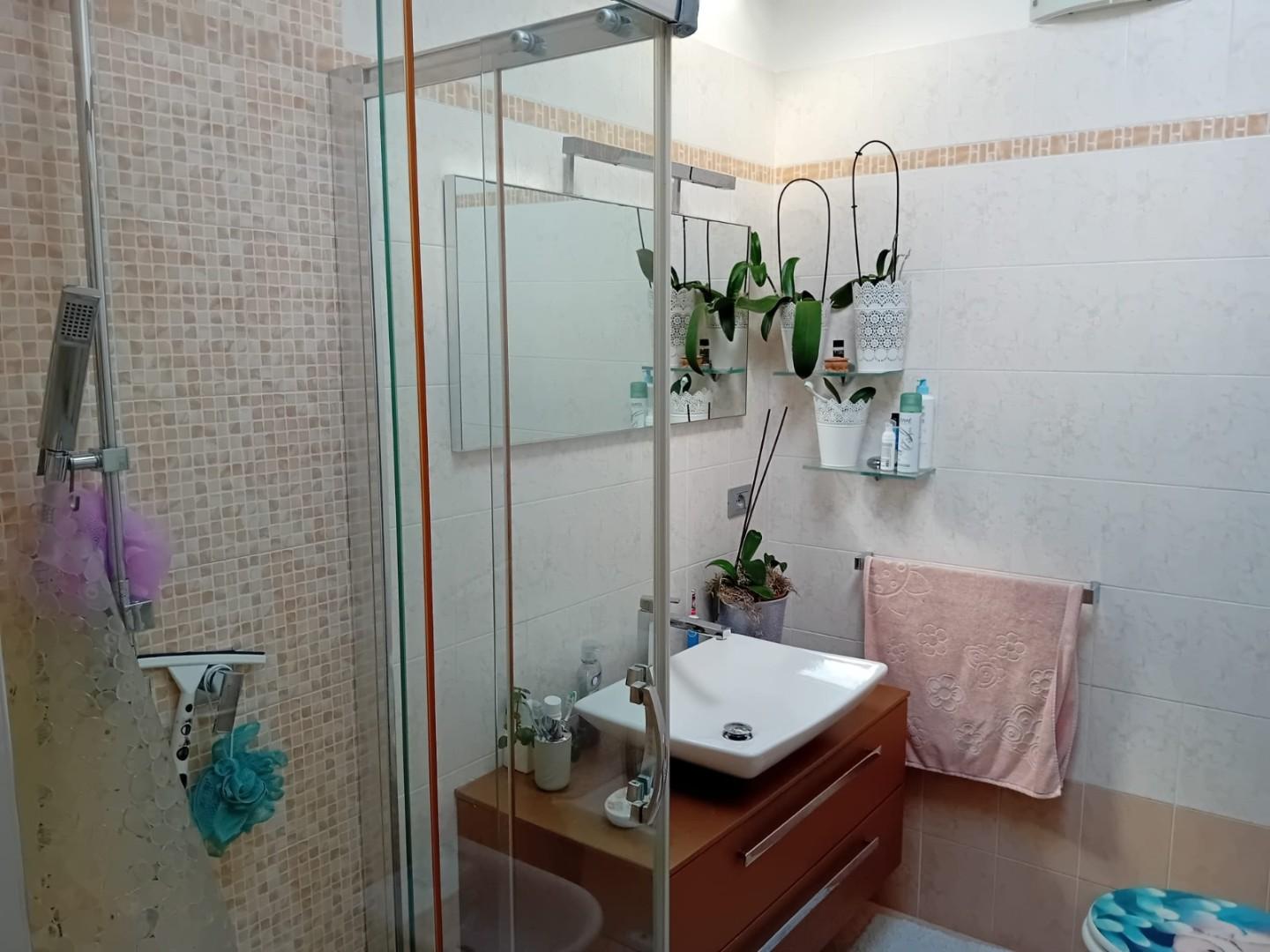 Villa con giardino, Carrara battilana