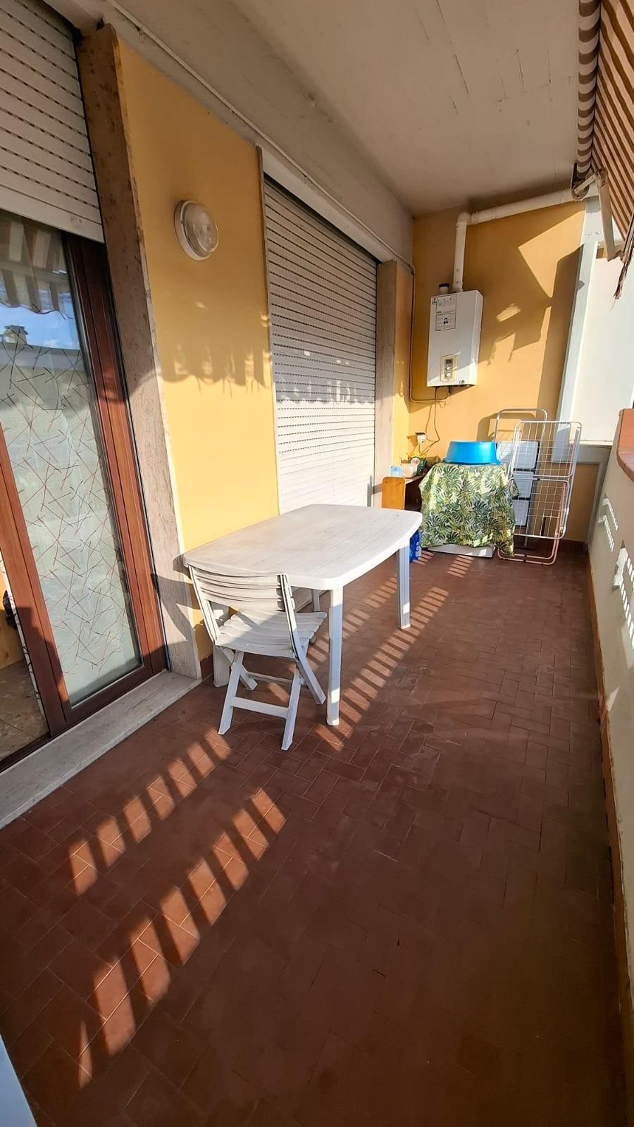 Attico con terrazzo, Carrara marina di