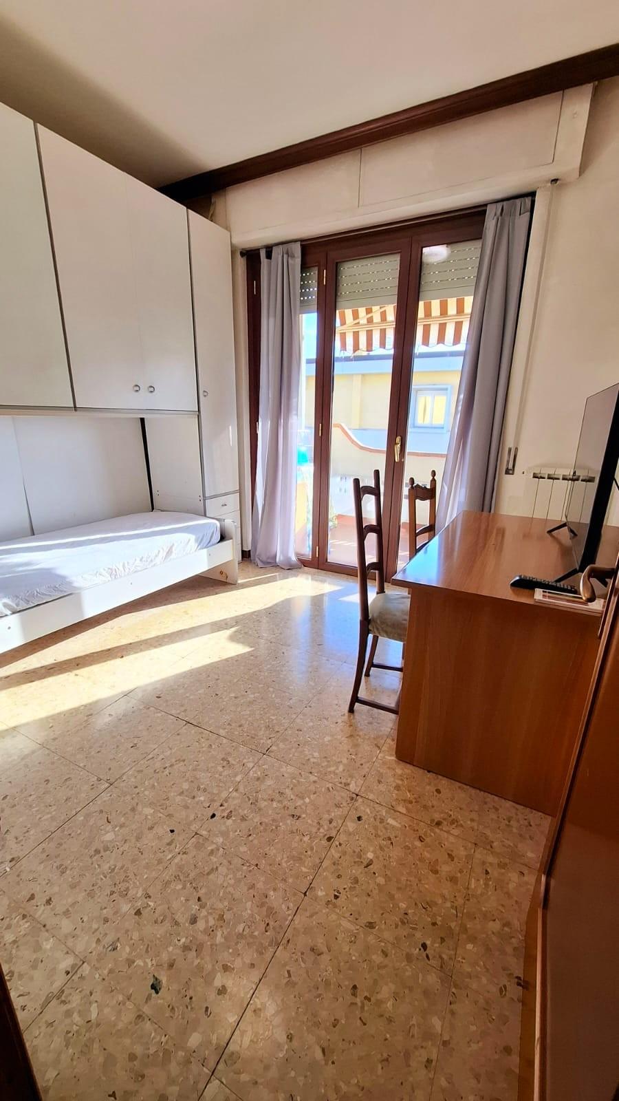 Attico con terrazzo, Carrara marina di