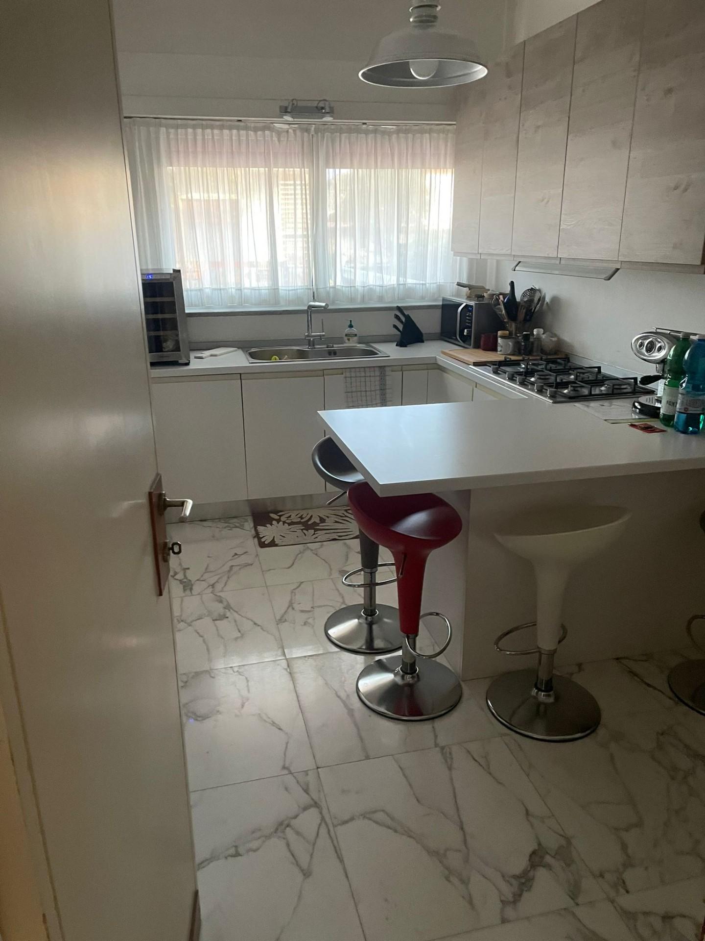 Villa con giardino, Carrara marina di