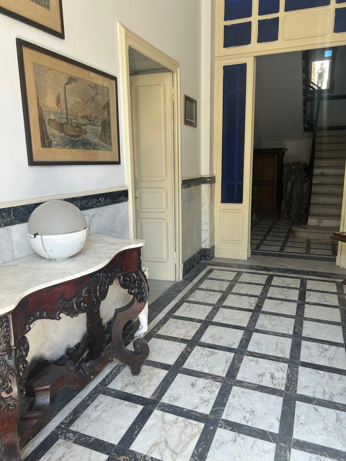 Villa con giardino, Carrara marina di