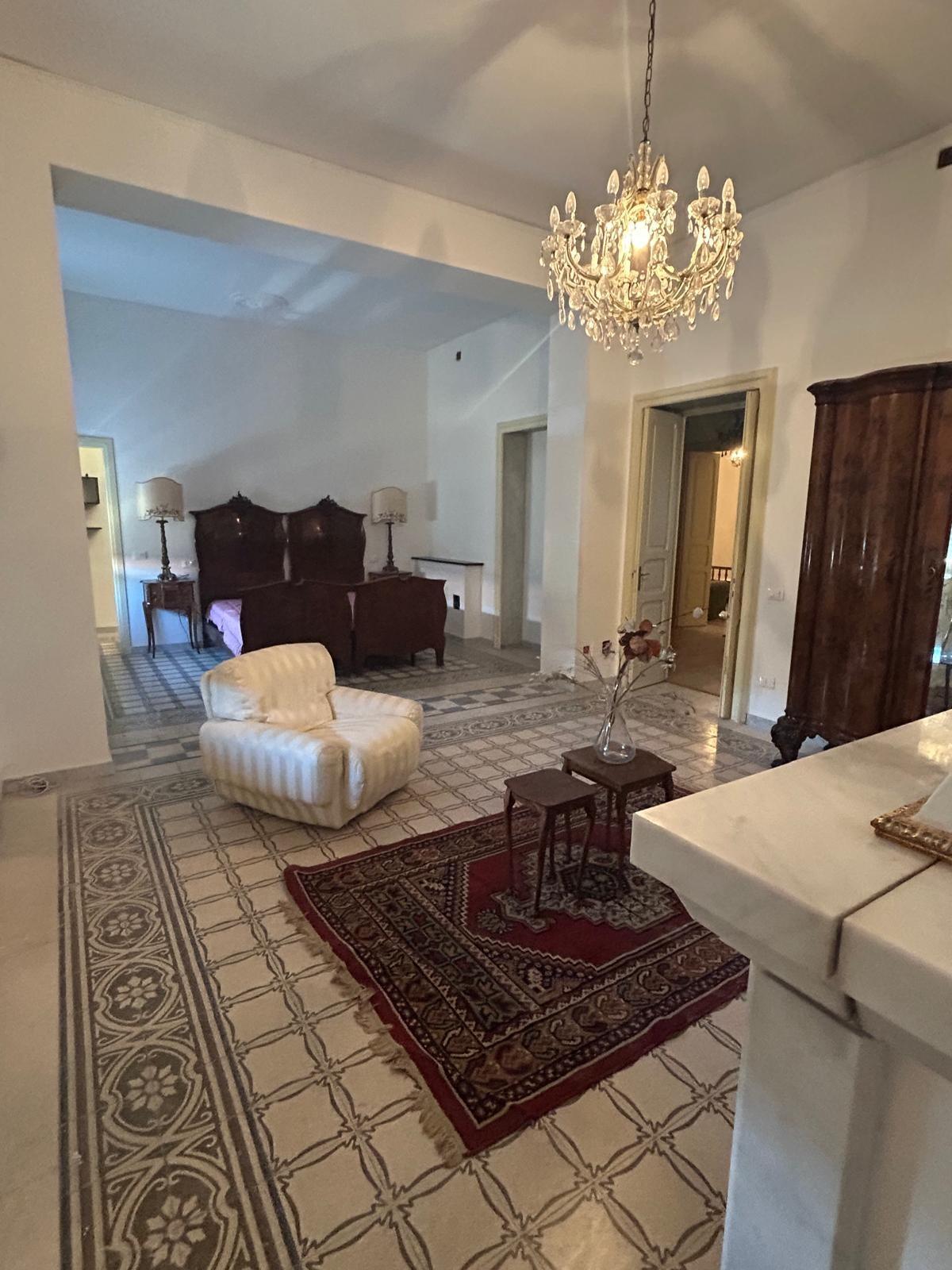 Villa con giardino, Carrara marina di