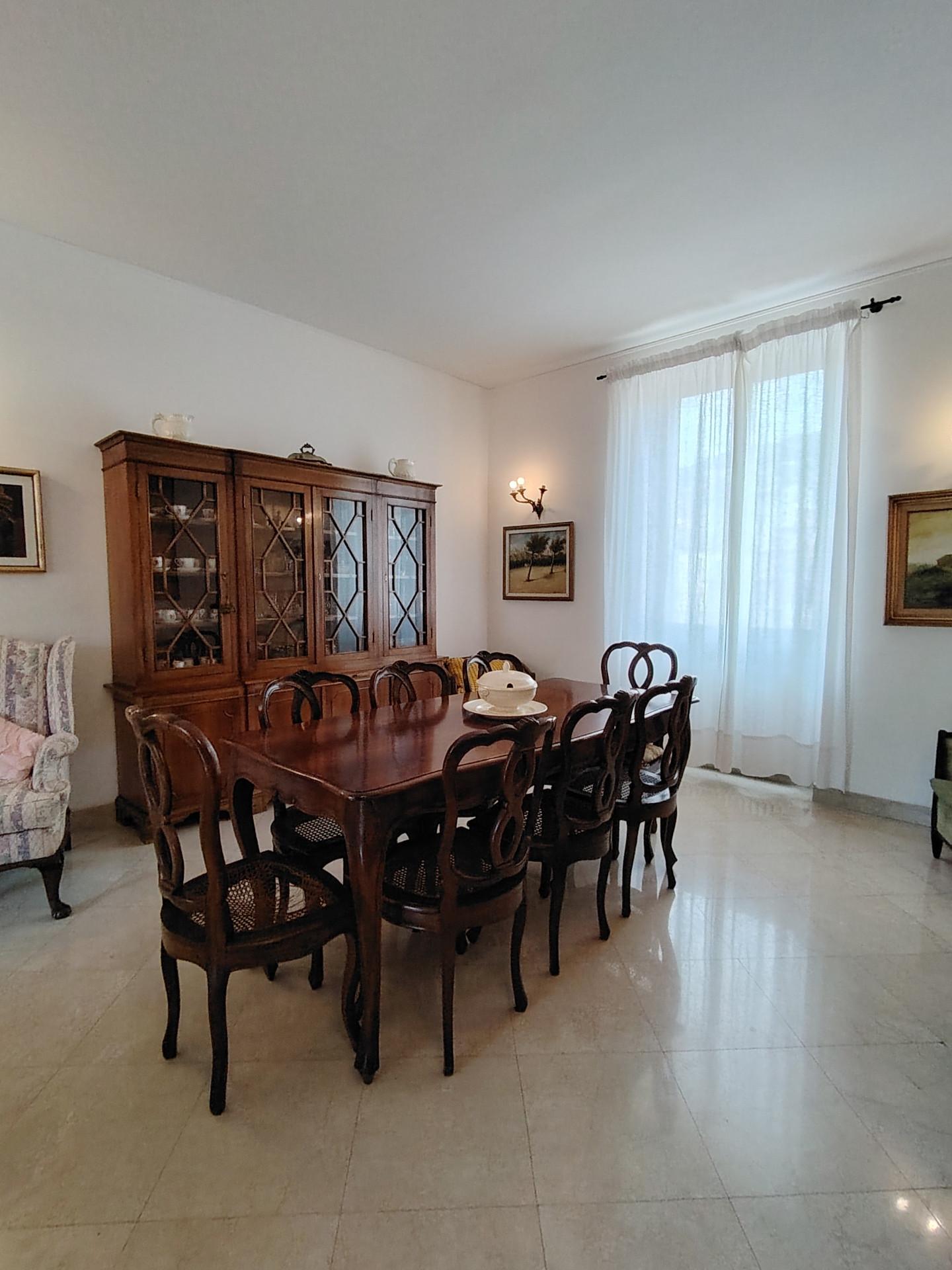 Appartamento con terrazzo a Carrara