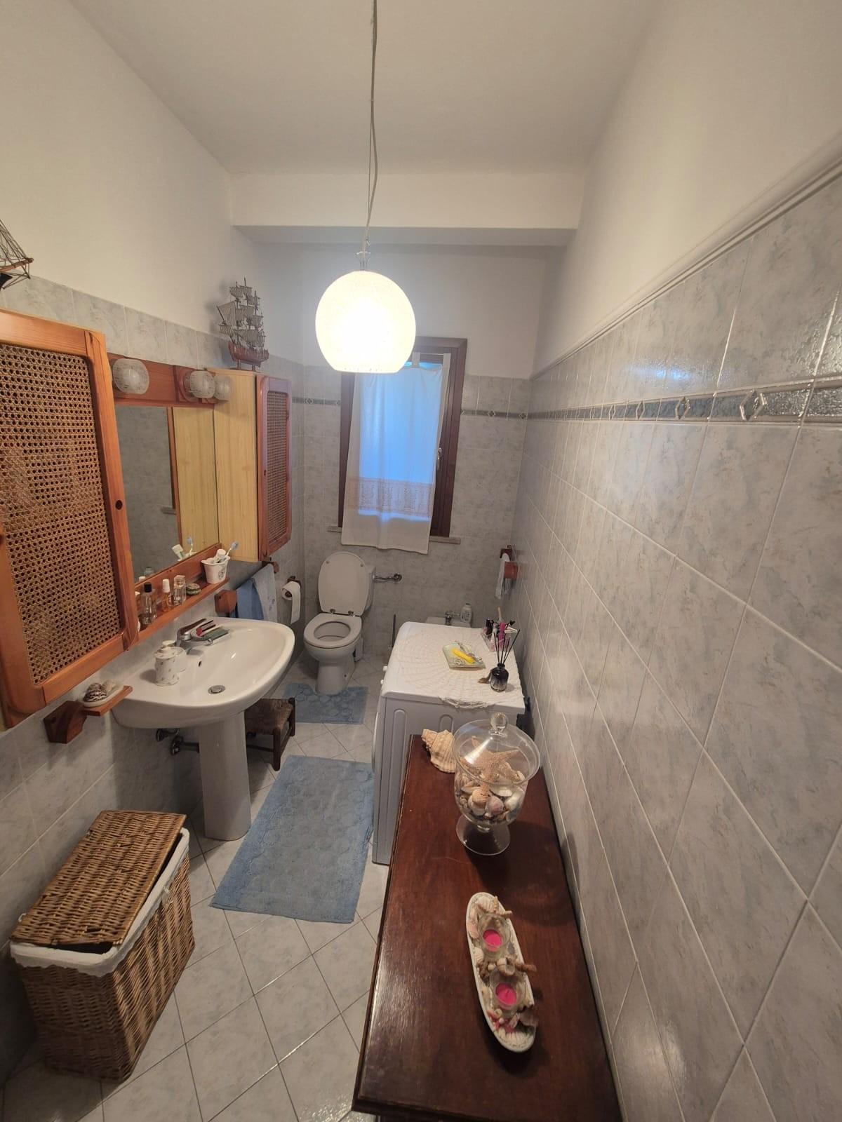 Bilocale ristrutturato, Carrara marina di