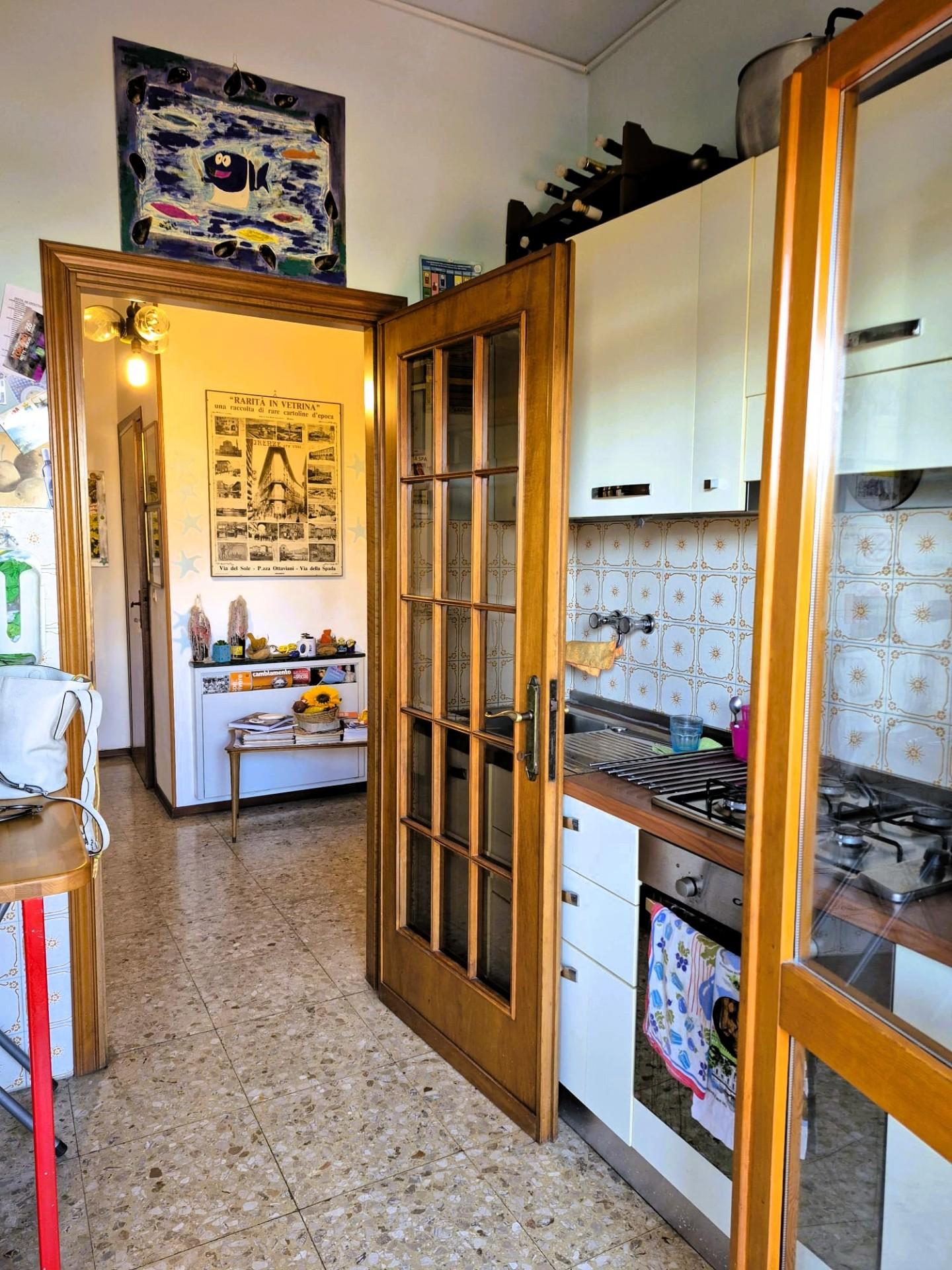 Attico con terrazzo, Carrara marina di