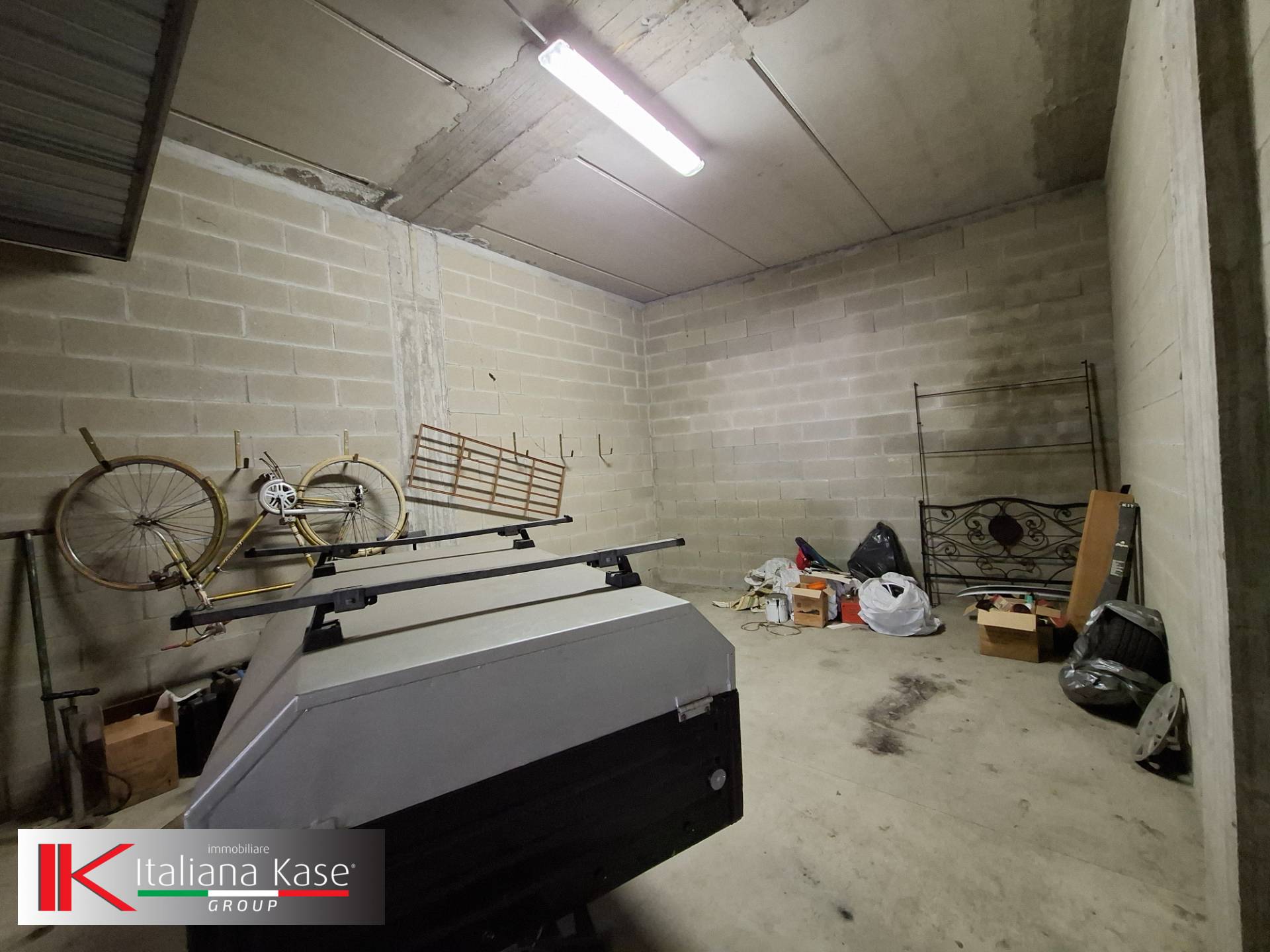 Box in vendita a Gassino Torinese