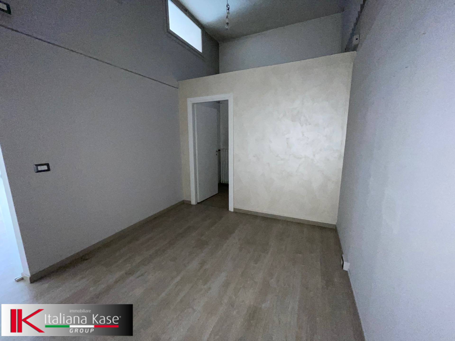 Negozio in affitto a Gassino Torinese