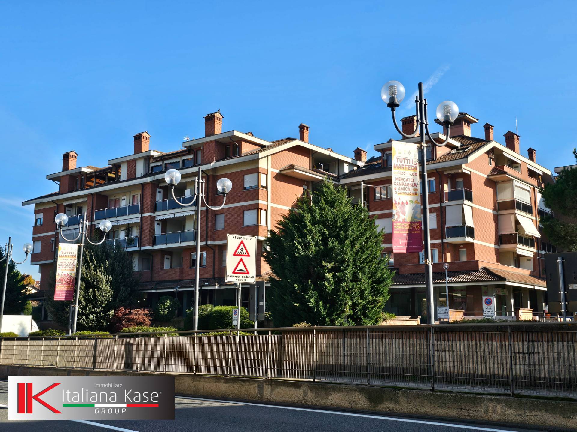 appartamento con terrazzo in vendita a Castiglione Torinese, Centro