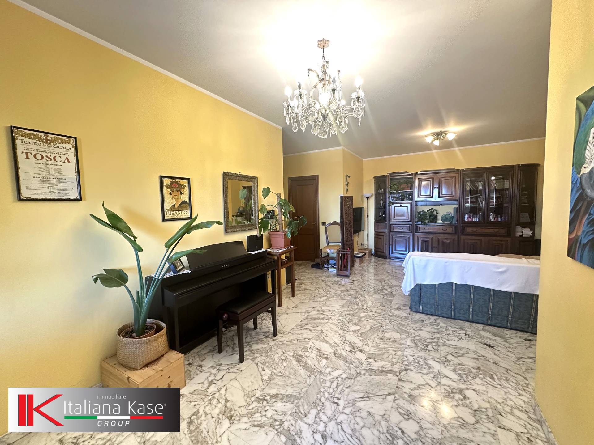 appartamento con terrazzo in vendita a Castiglione Torinese, Centro