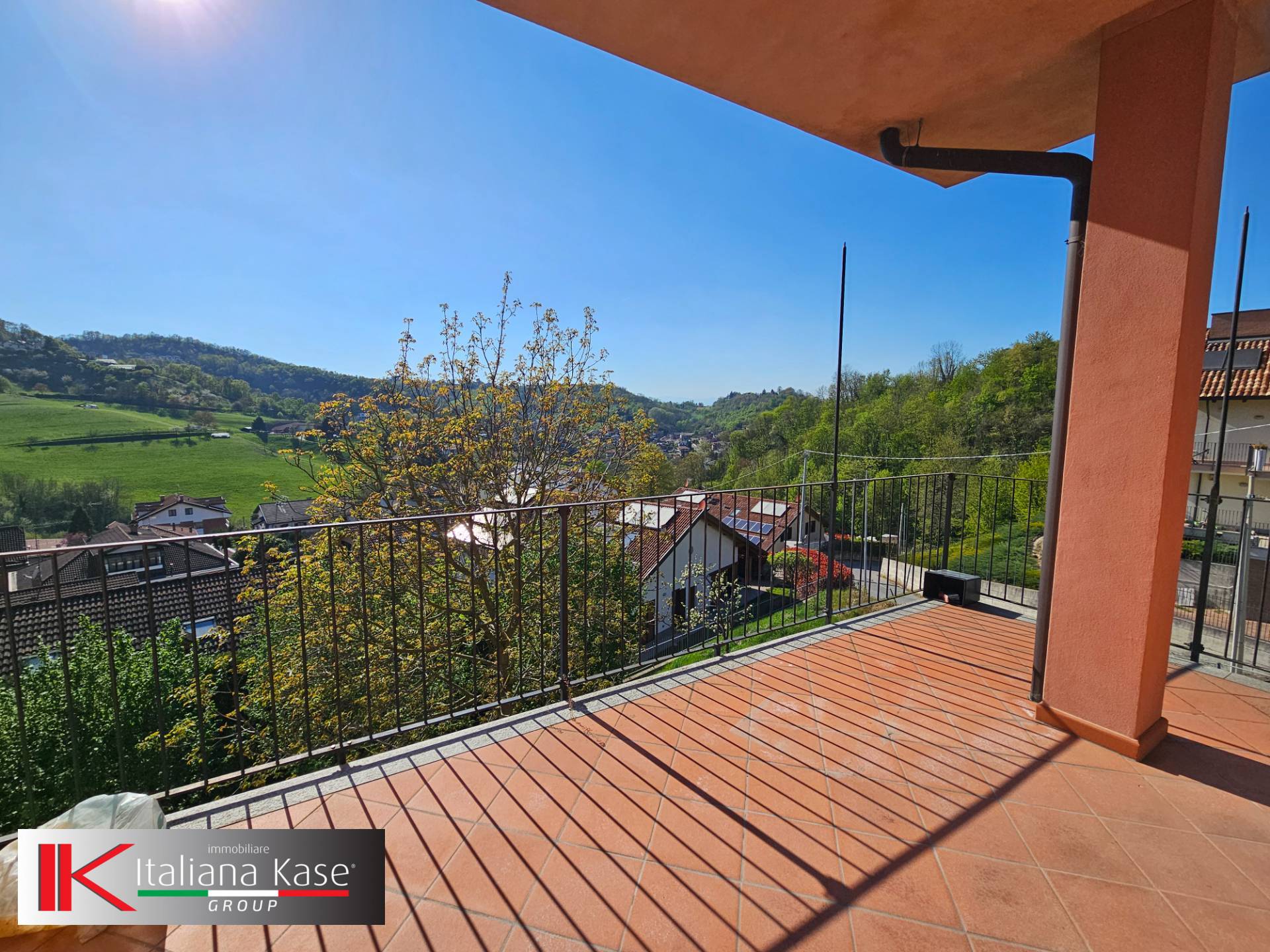 appartamento con terrazzo in vendita a Castiglione Torinese