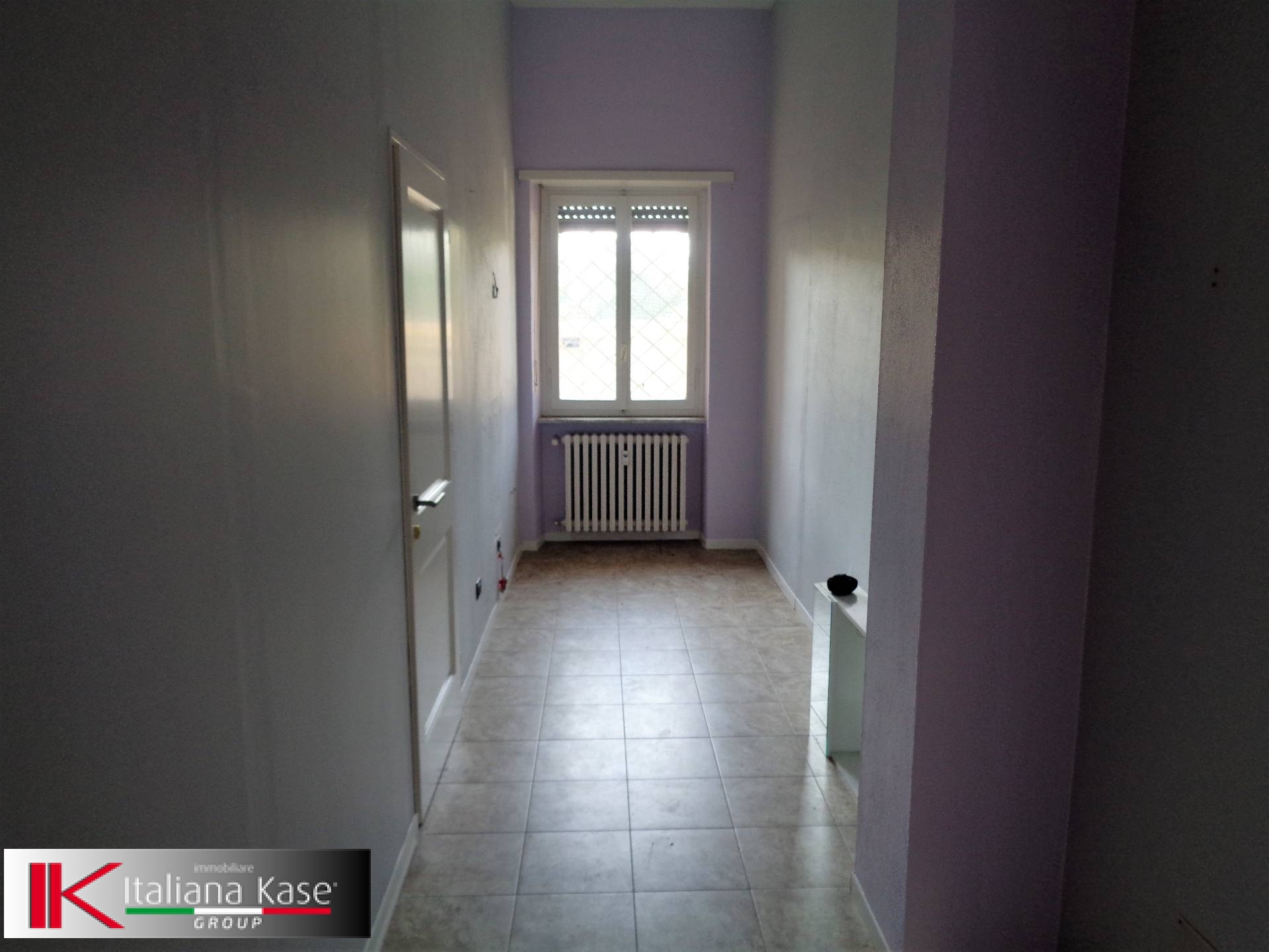 Locale commerciale in vendita a Brandizzo