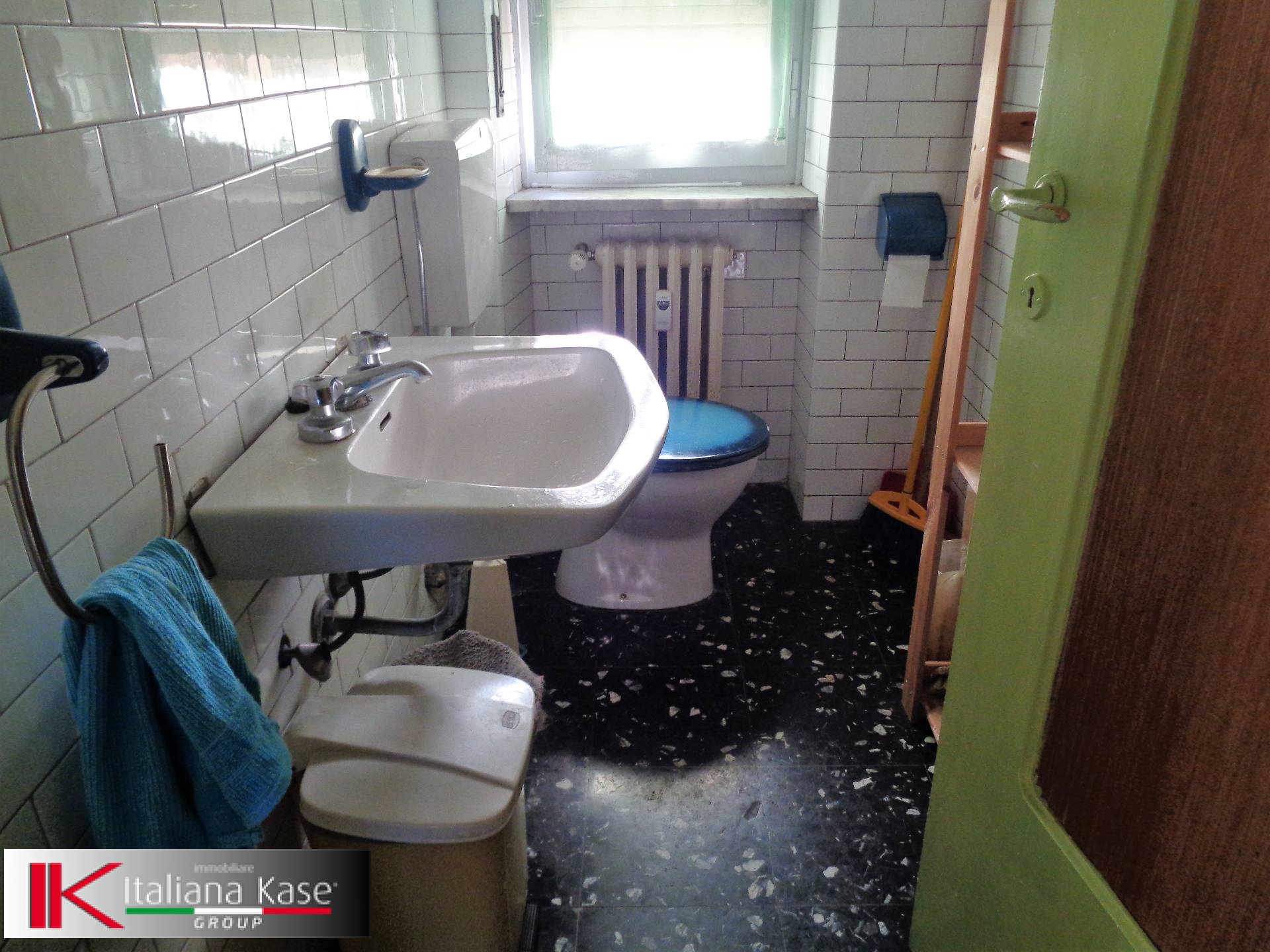 Locale commerciale in vendita a Brandizzo