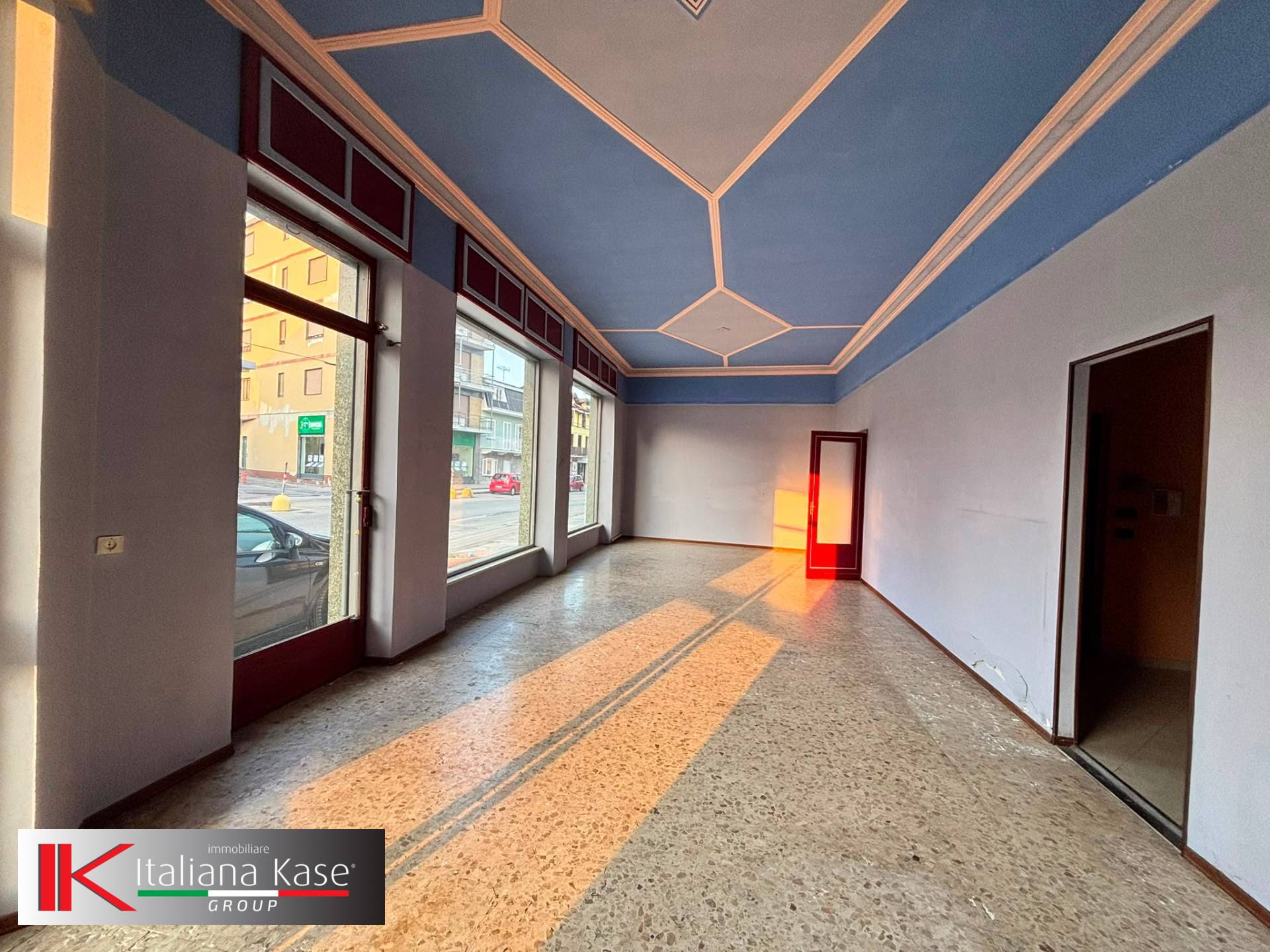 Locale commerciale in vendita a Brandizzo