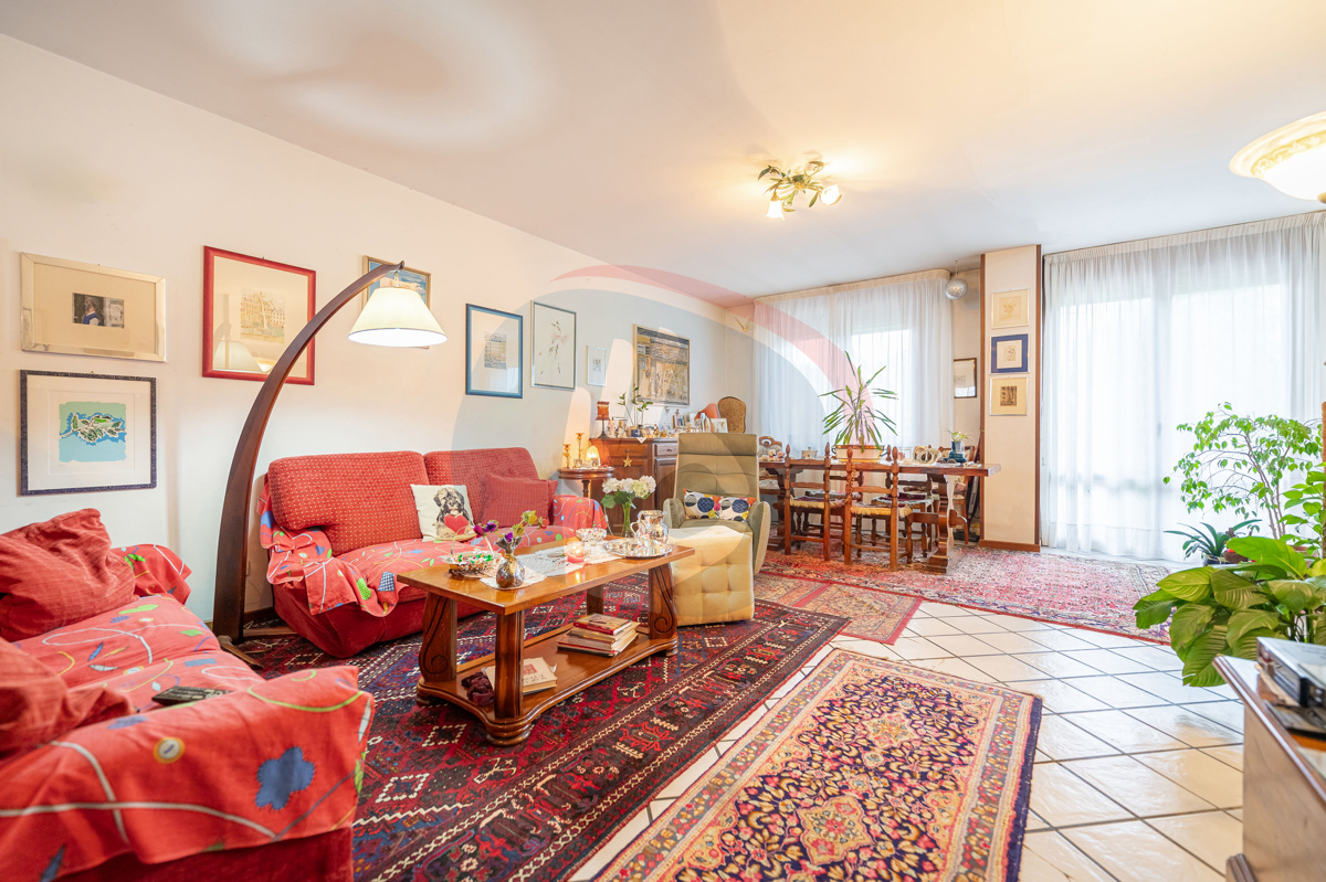 Villa Bifamiliare con giardino a Cadoneghe