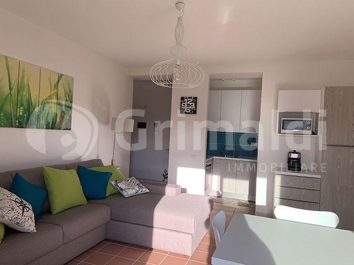 Trilocale arredato in affitto a La Maddalena