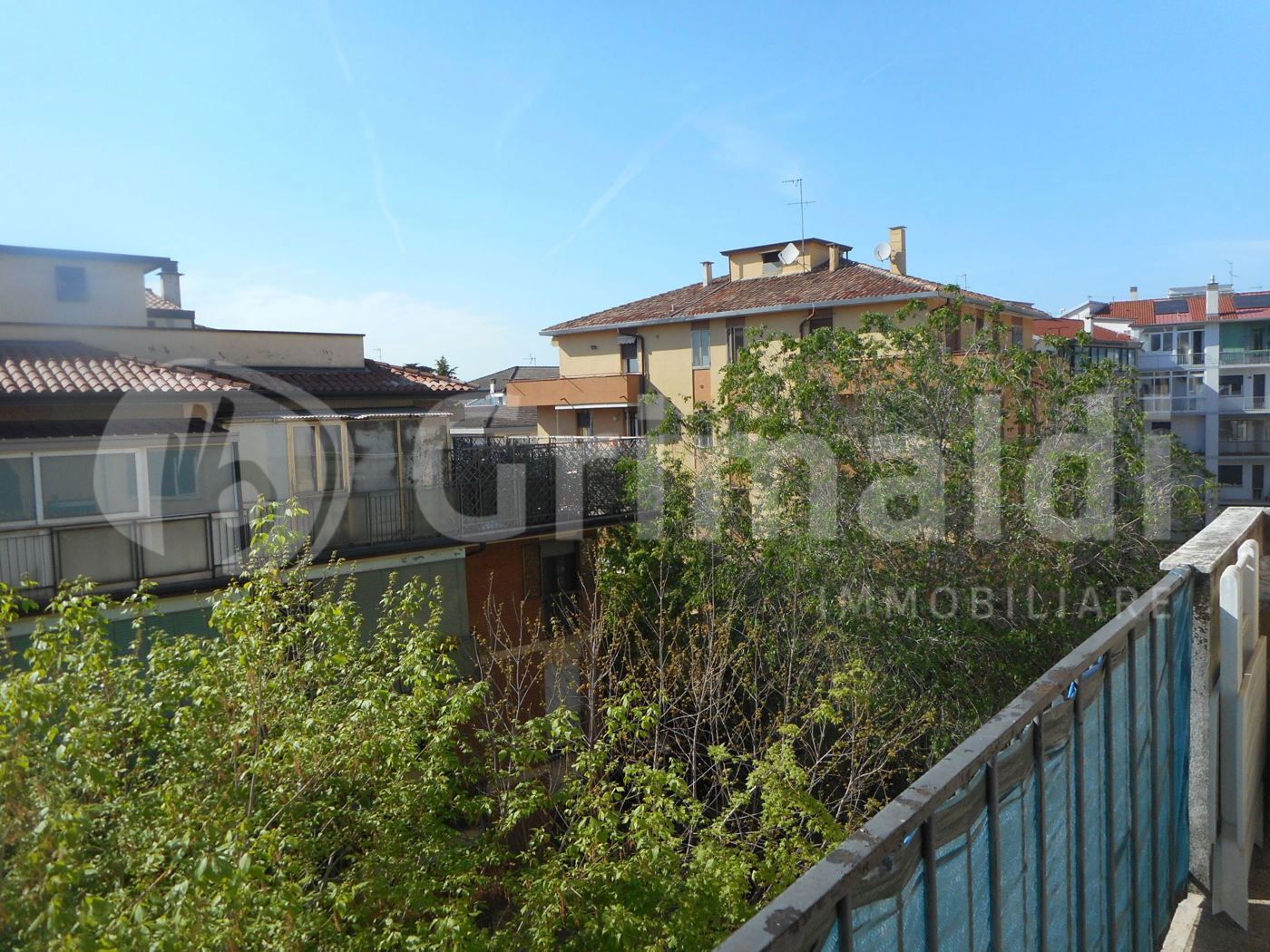 Trilocale arredato in affitto a Padova