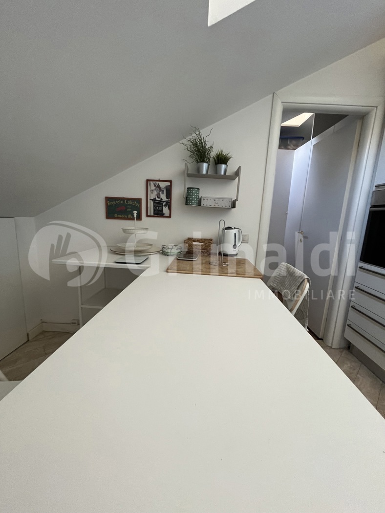 Quadrilocale arredato in affitto a Padova