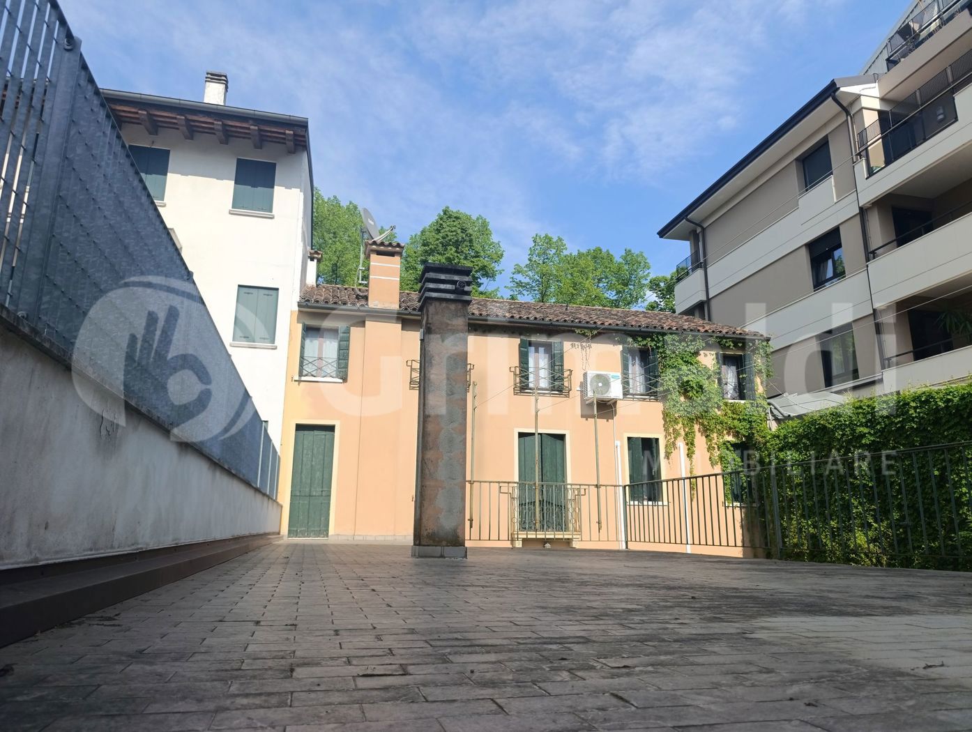 Villa Bifamiliare con giardino a Padova