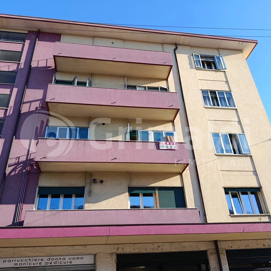Quadrilocale arredato in affitto a Padova