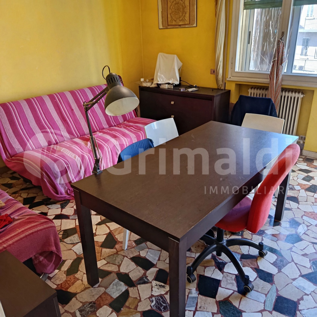 Quadrilocale arredato in affitto a Padova