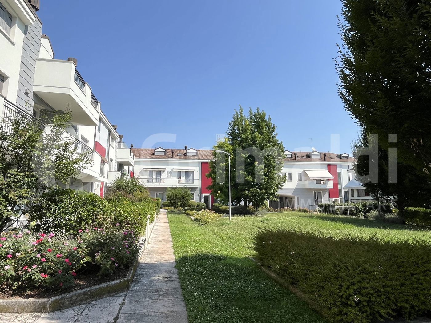 Quadrilocale arredato in affitto a Padova