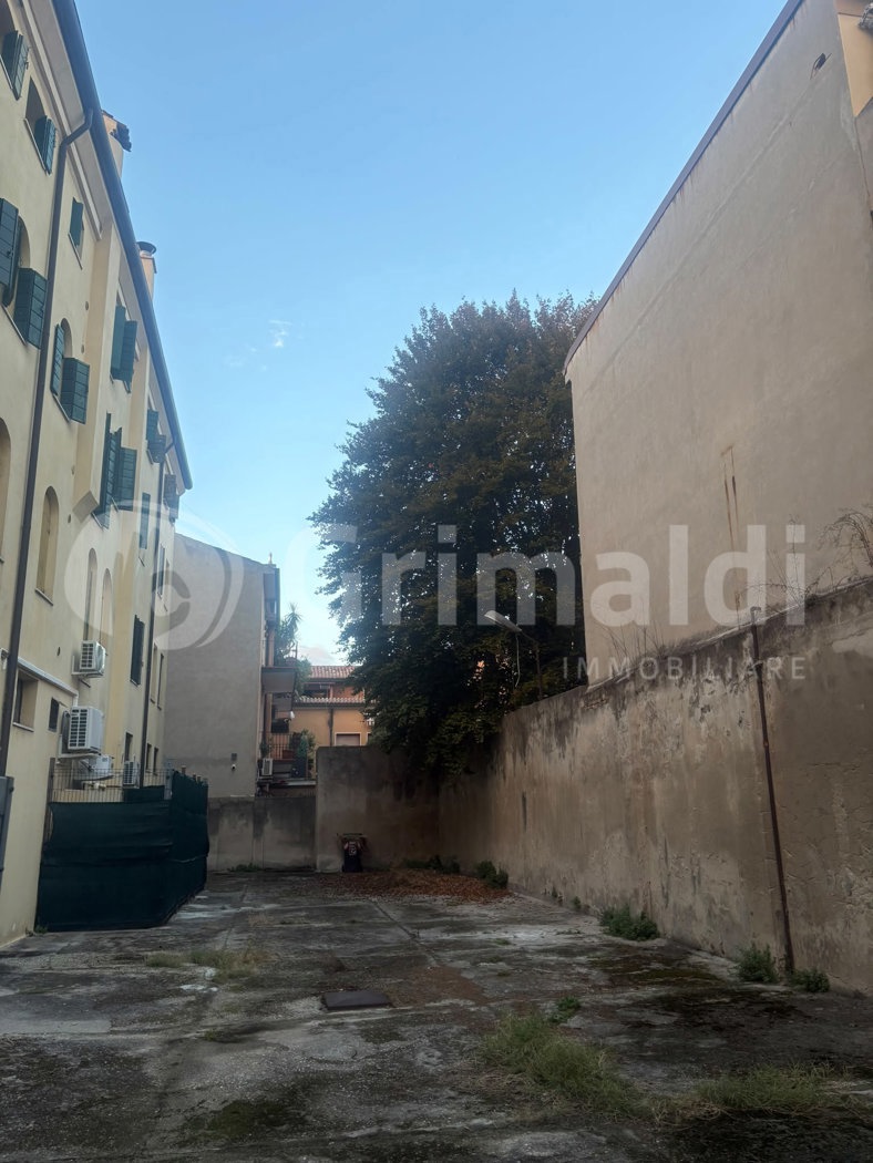 Negozio in affitto a Padova
