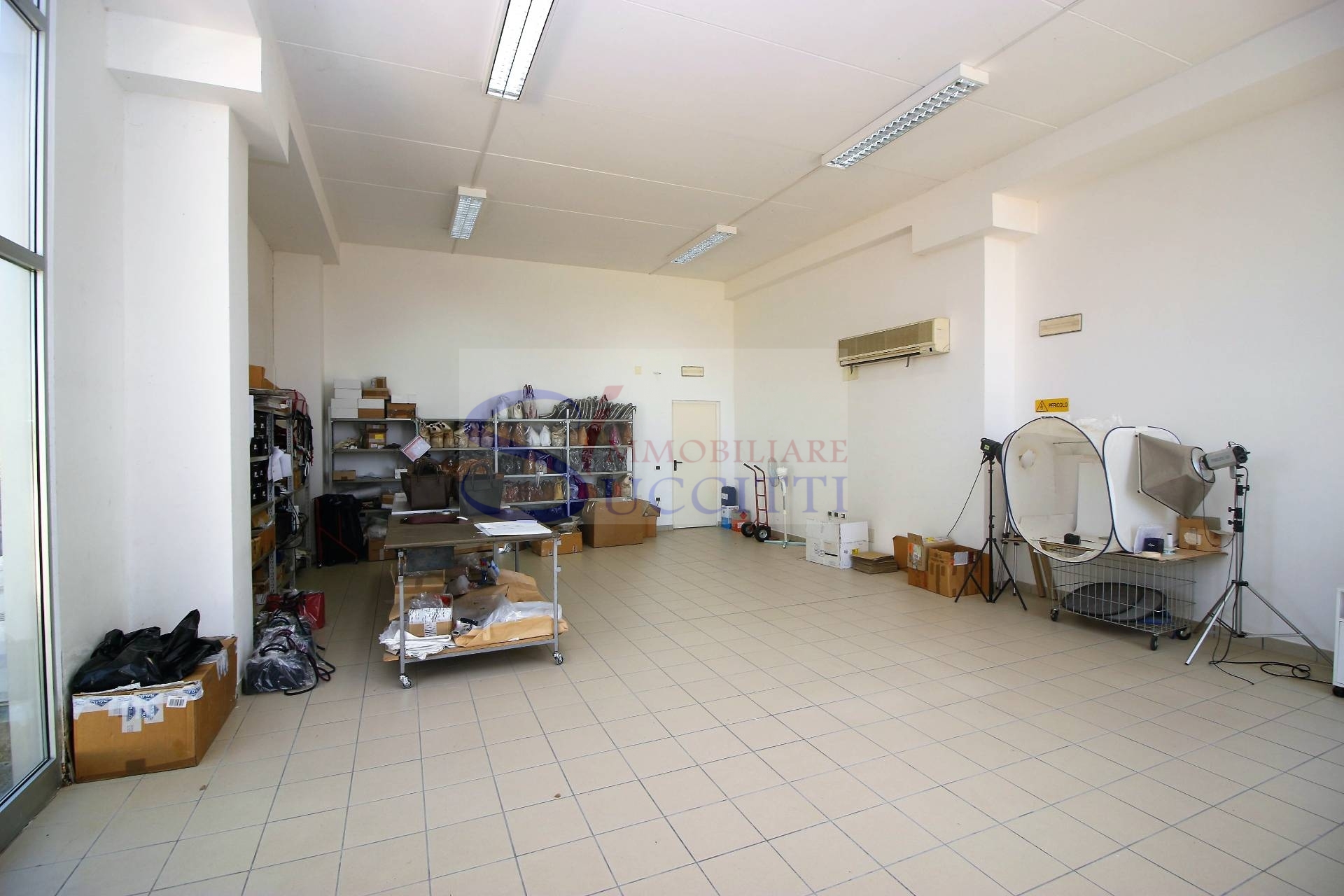 Capannone in vendita a Mosciano Sant'Angelo